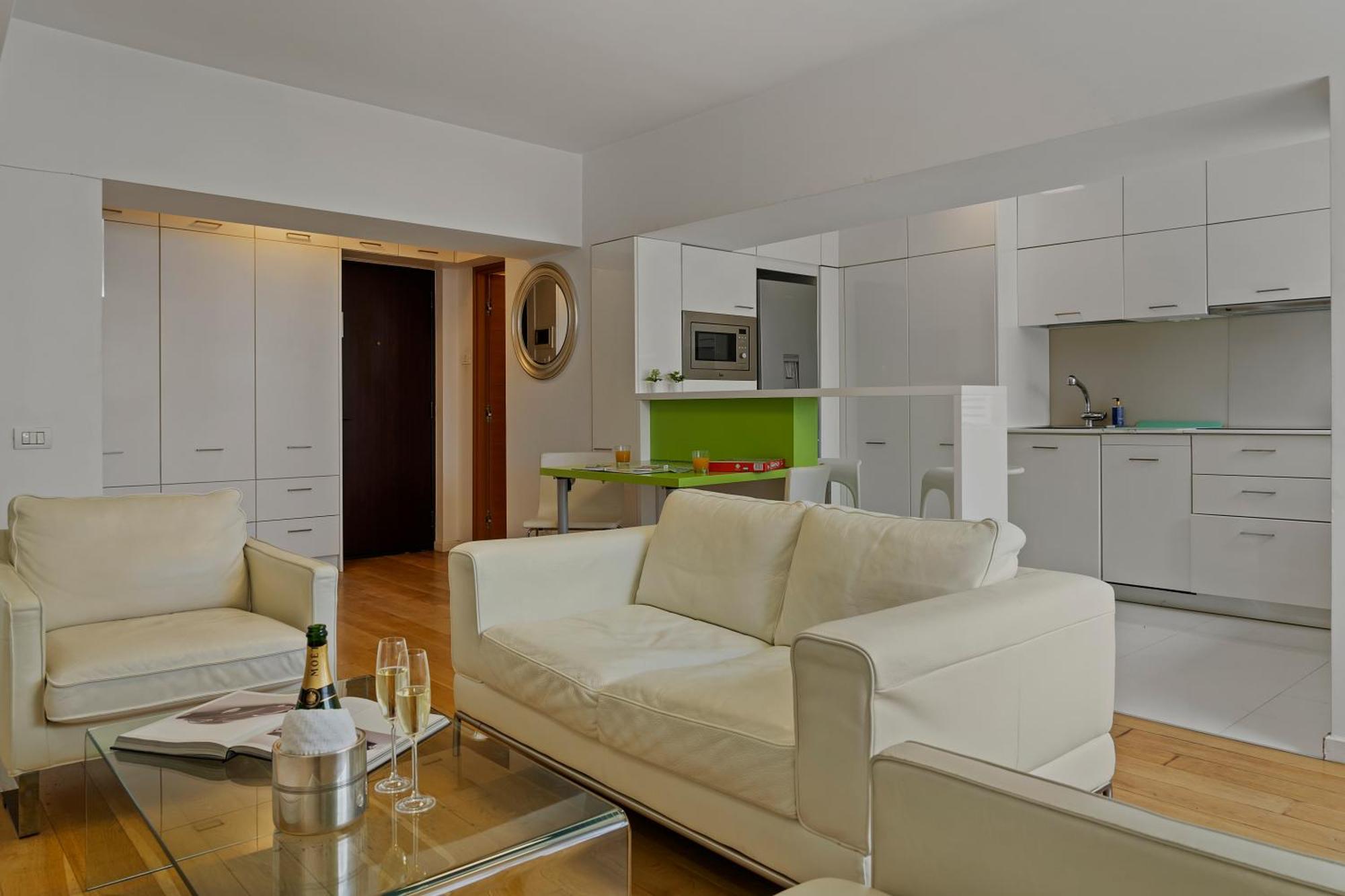 Edes Perfect Location & Modern Apartment