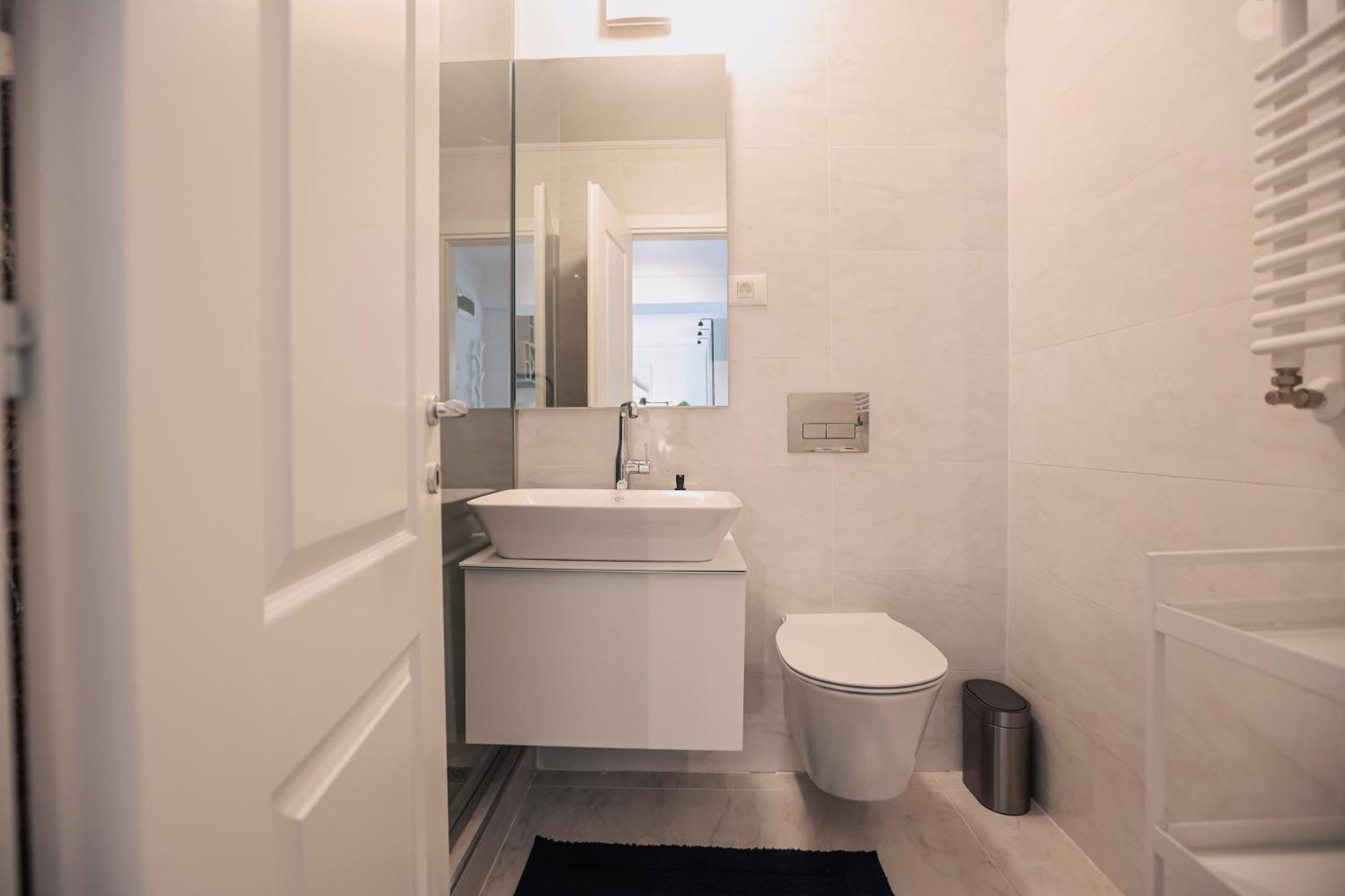 Nestone Apartment