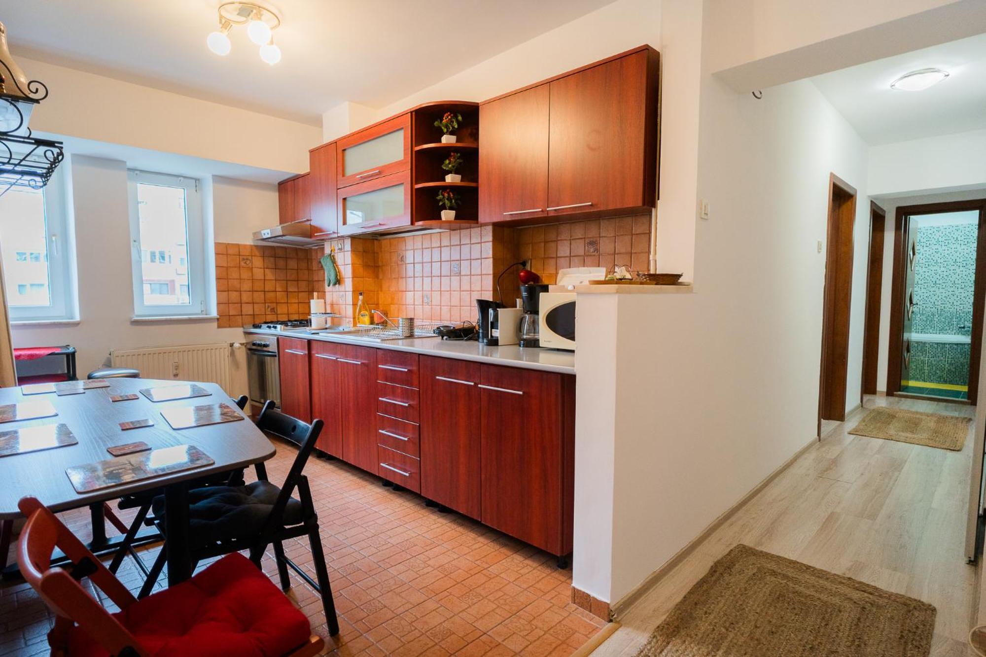 Spacious Near City Center Apartment