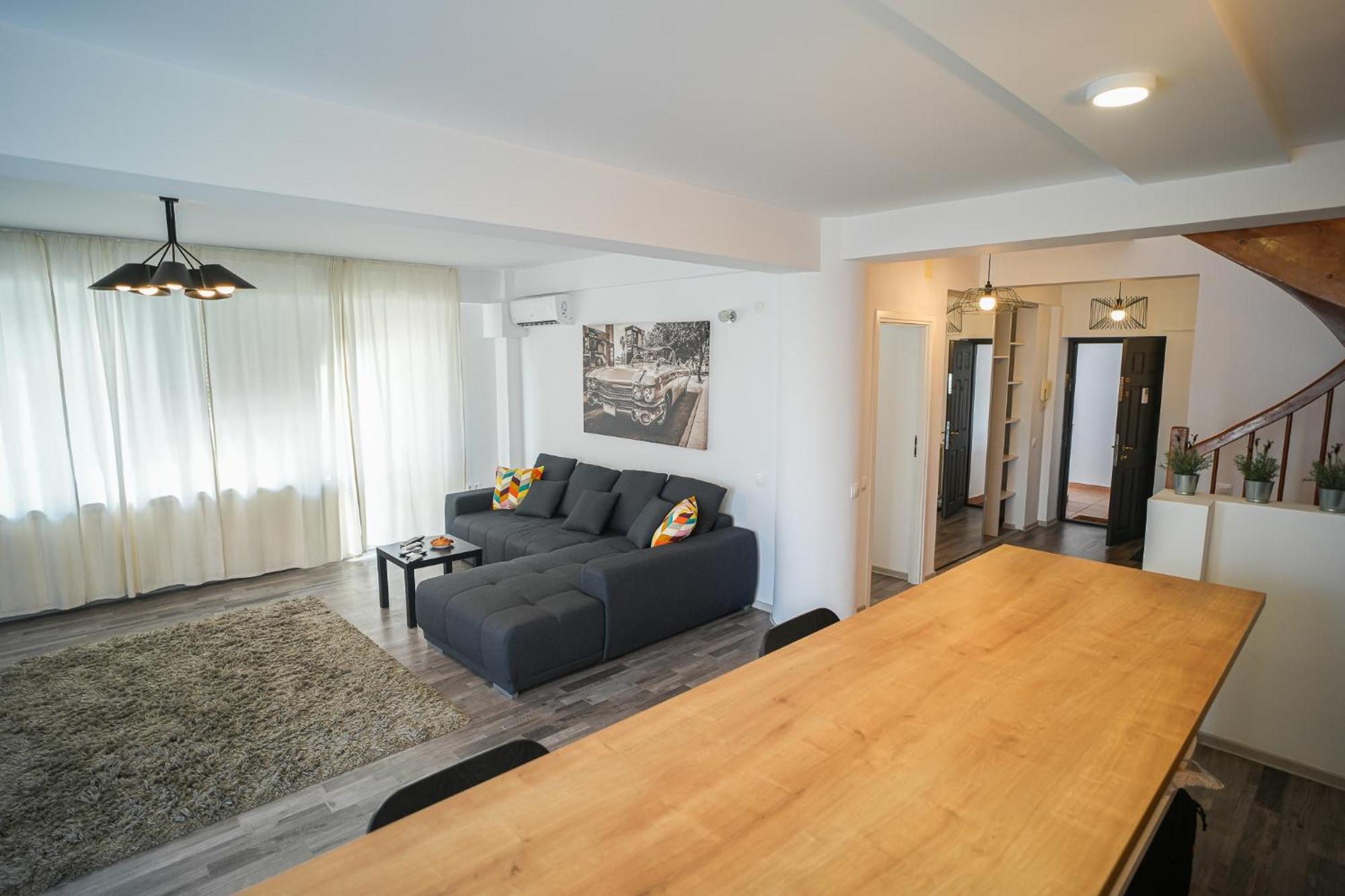 Penthouse With Huge Rooftop Terrace & View