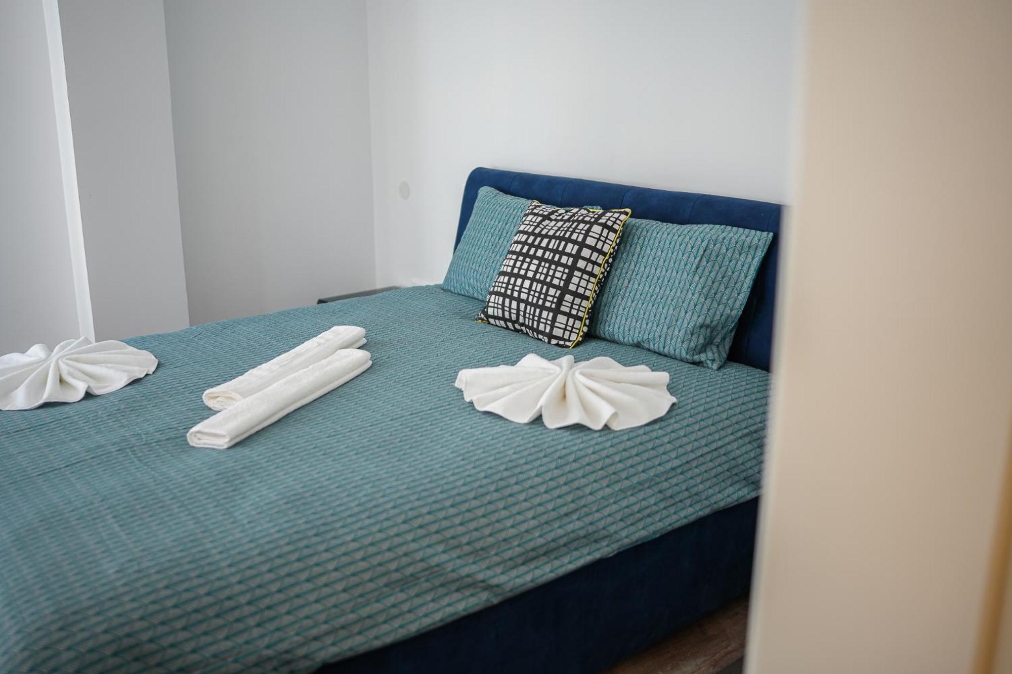 Apartament Penthouse With Huge Rooftop Terrace & View Bucureşti