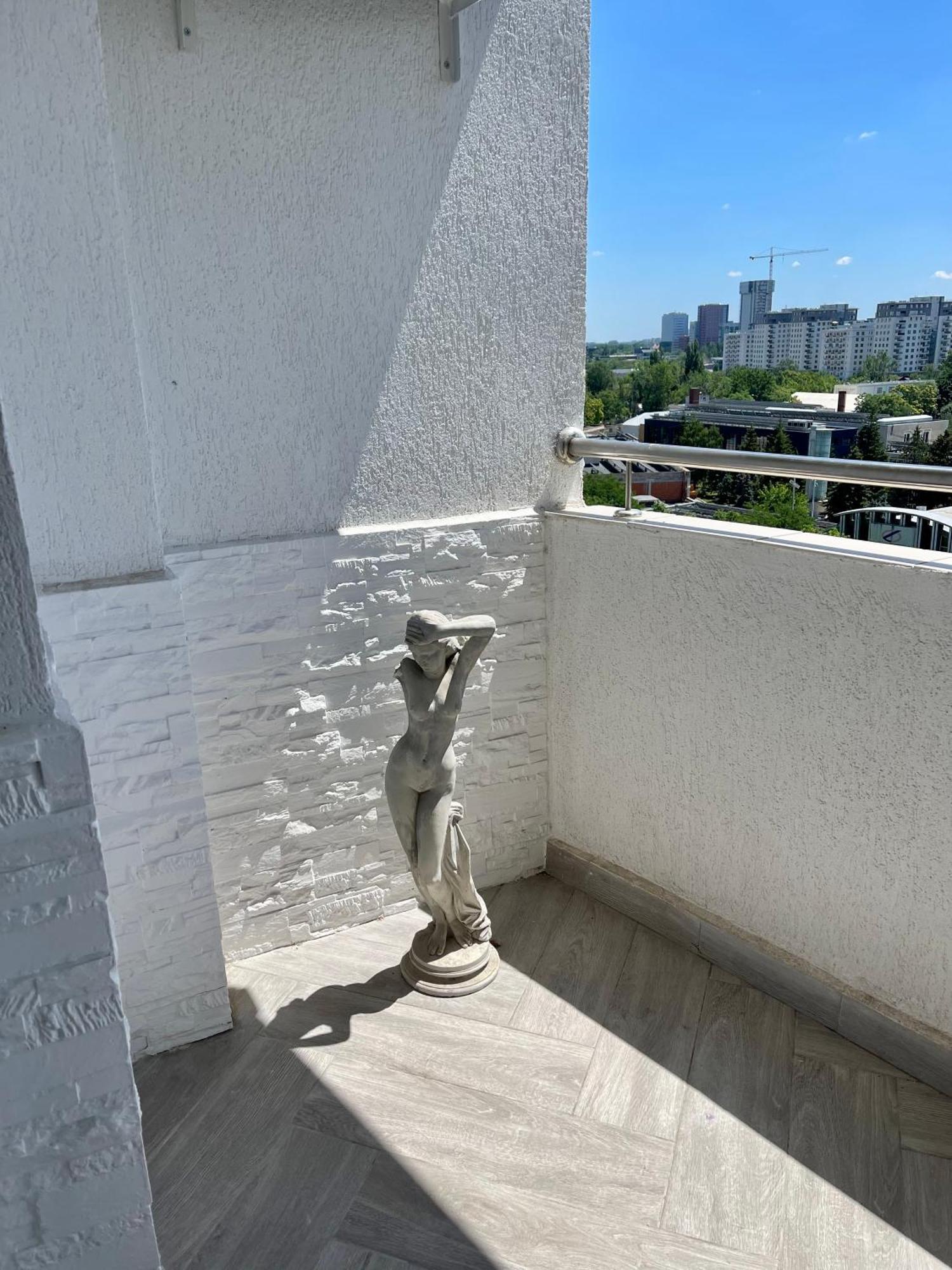 Malachite Urban Gem - Skyline Terrace Oasis Apartament *