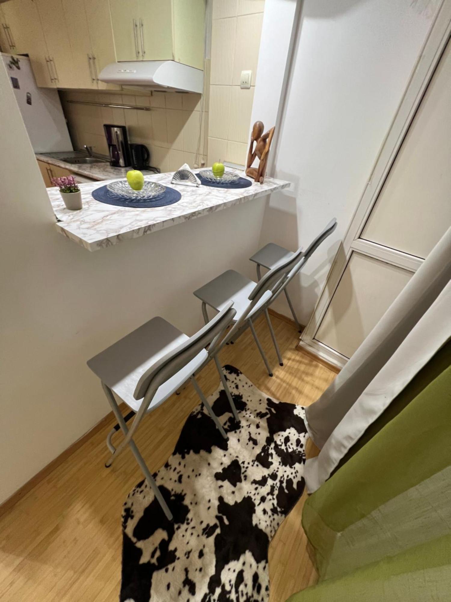 Apartment Kiwi Apart-hotel 1br Wi-fi Free - Close To Old Town - Cozy Location - Shorter Or Longer - R&m Boutique Bucharest