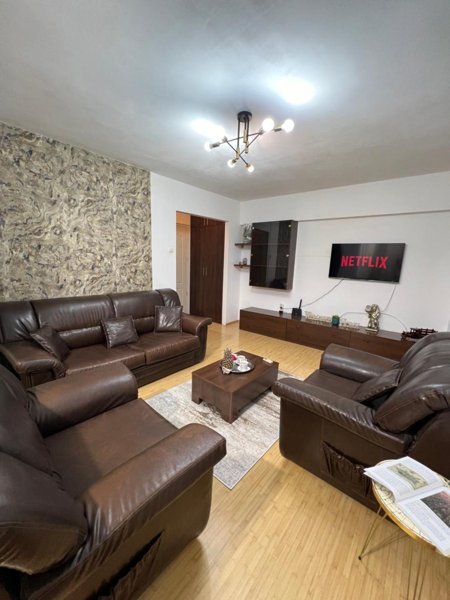 Kiwi Apart-hotel 1br Wi-fi Free - Close To Old Town - Cozy Location - Shorter Or Longer - R&m Boutique