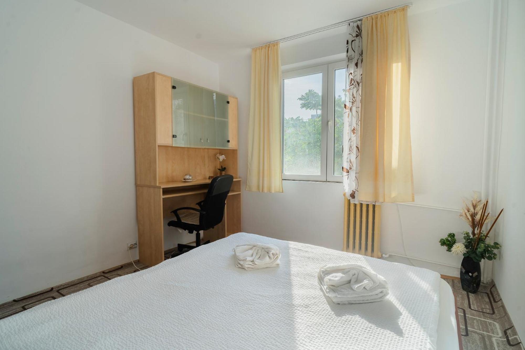 Rustic & Spacious 3br Bucharest