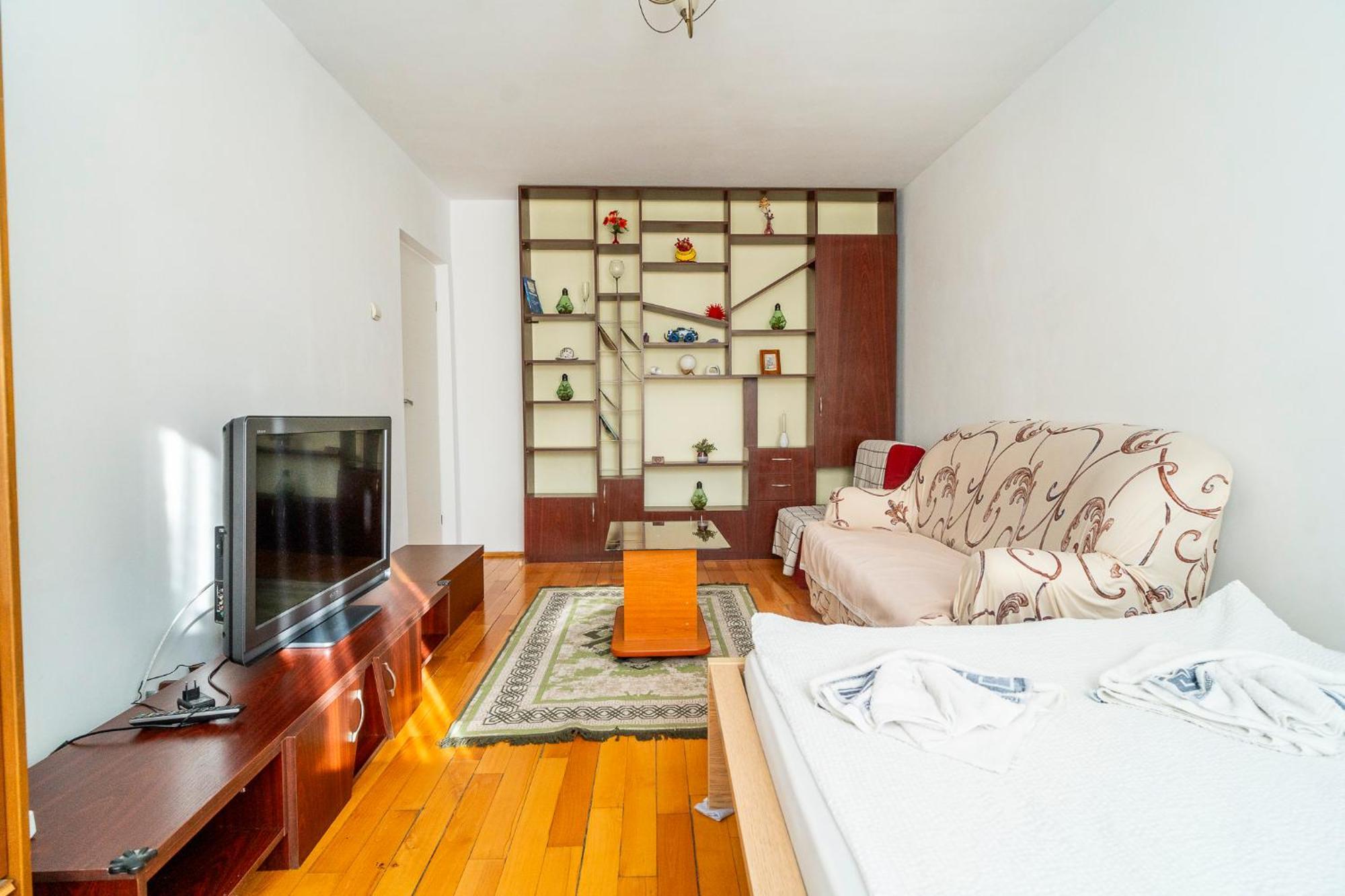Rustic & Spacious 3br Bucharest