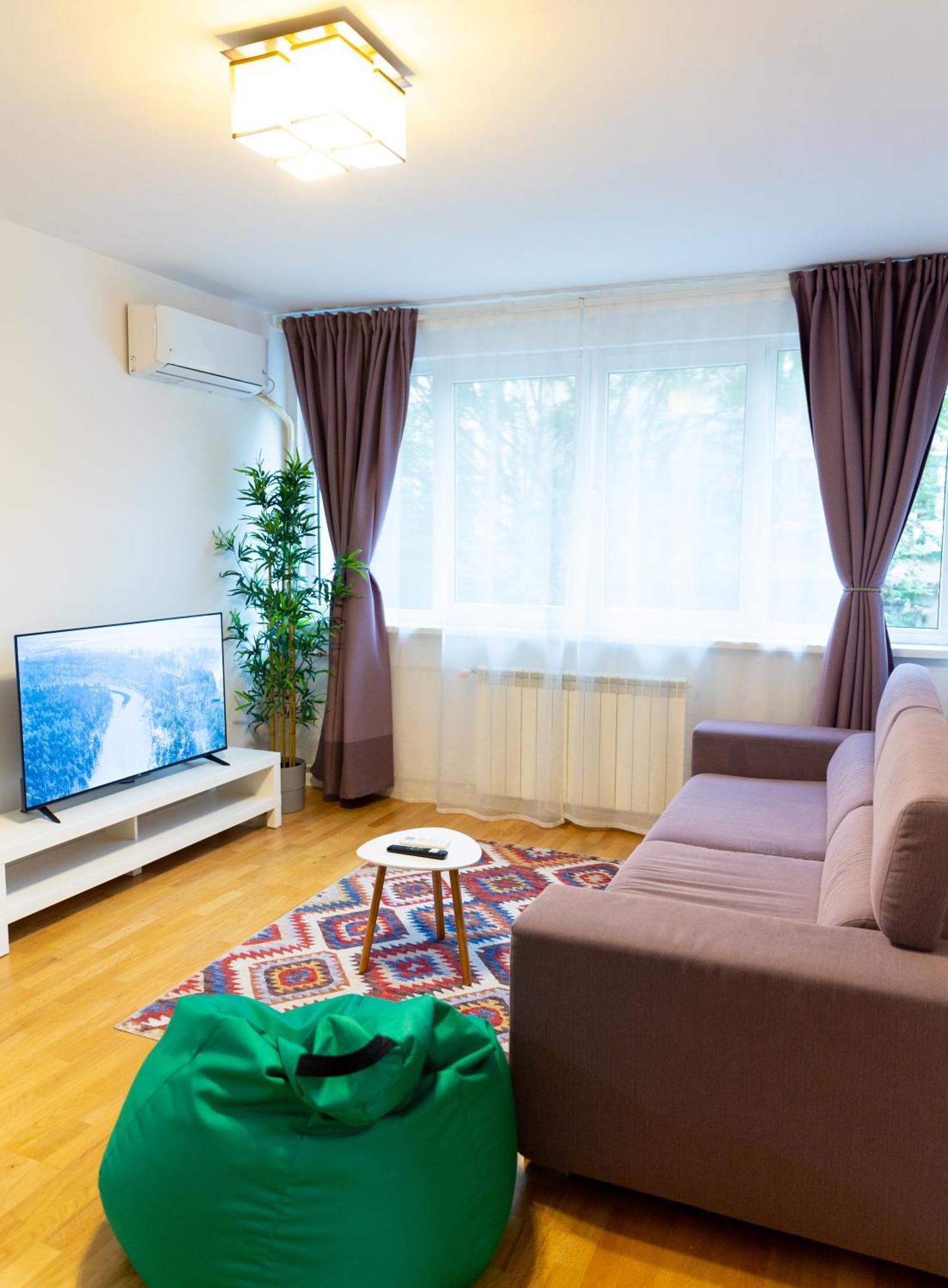 Old Town Oasis - Secured Parking Nearby - Self Check In - Metro Station At 1min