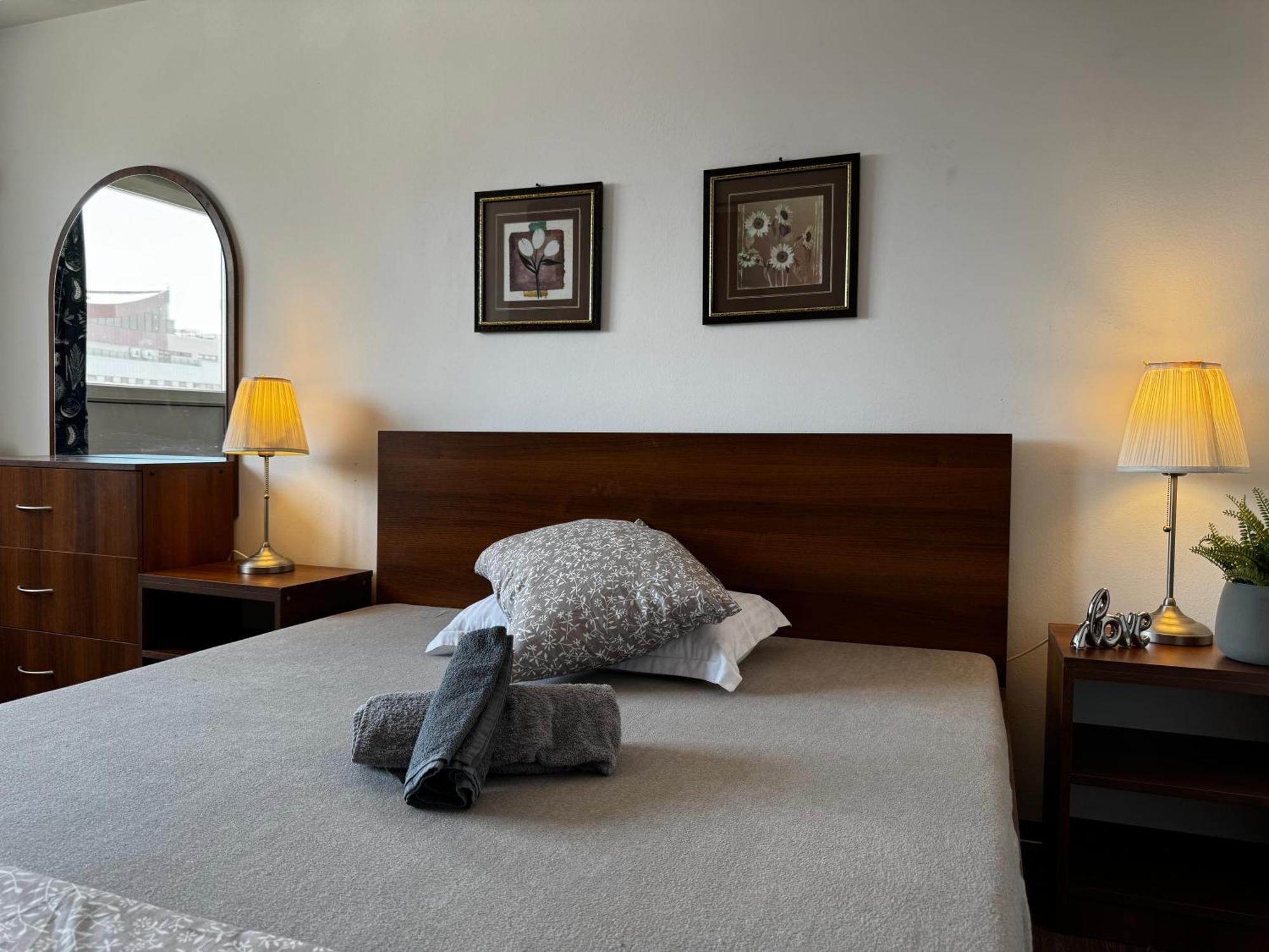 Palace Of Parliament 3 By Chr Luxury Property * Bucureşti