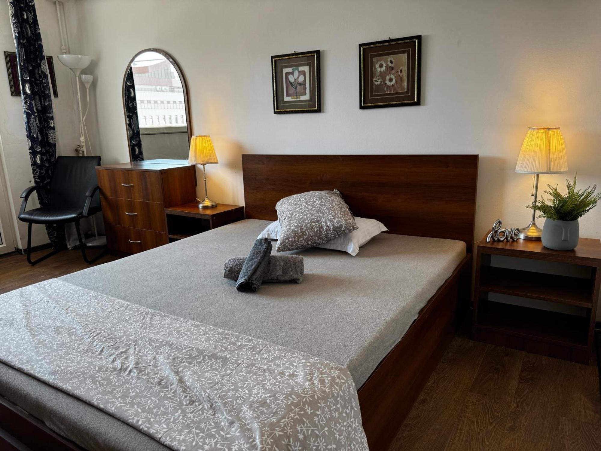 Palace Of Parliament 3 By Chr Luxury Property Bucureşti