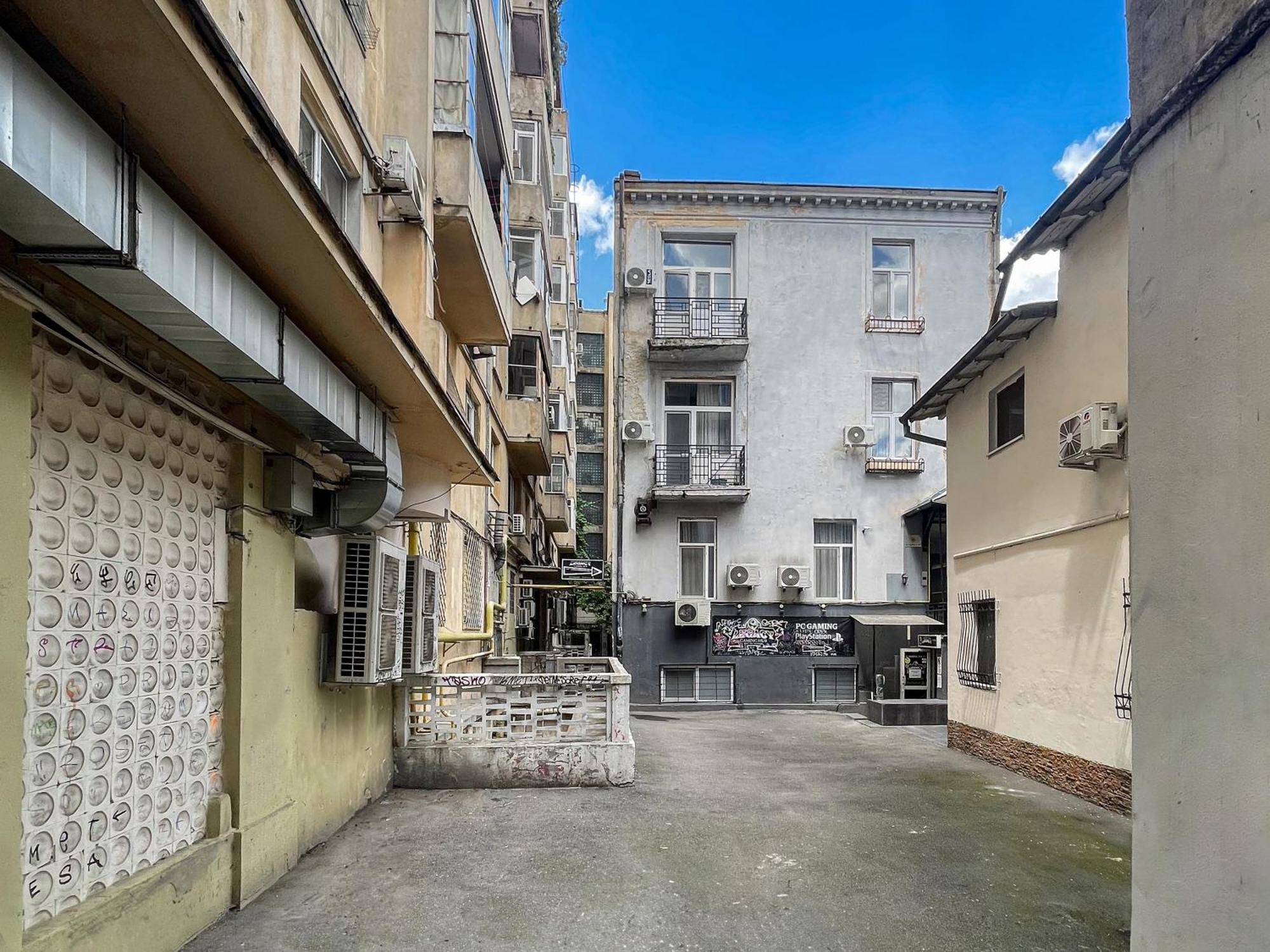 Qult - Emerald Rhapsody Apartment