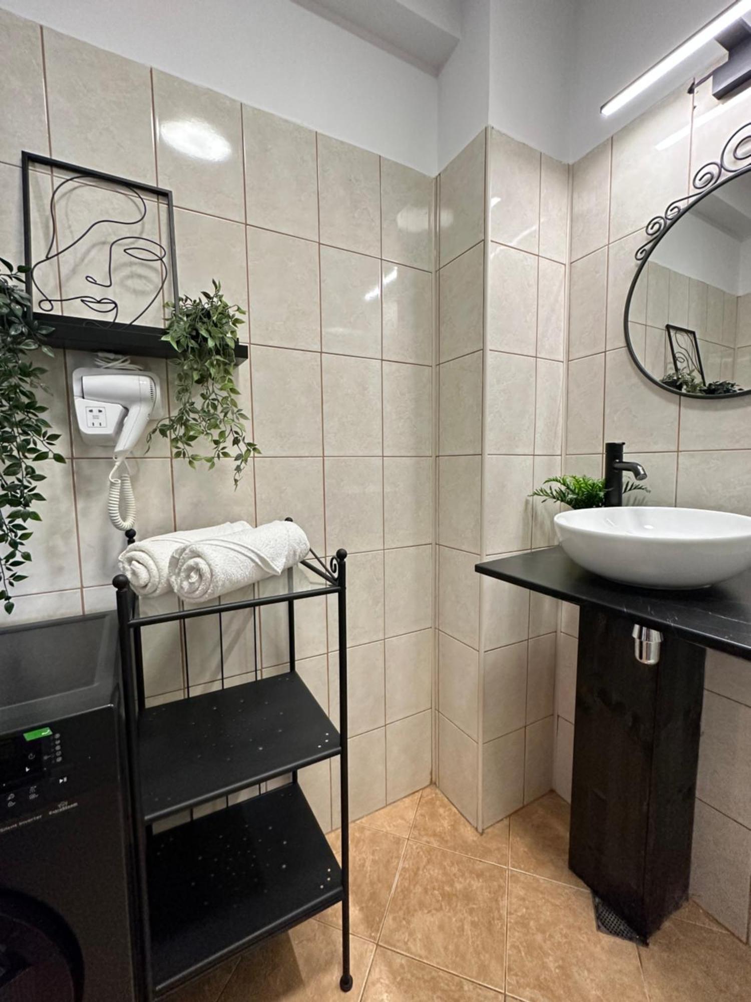 Central Studio Sapphire Apartment *