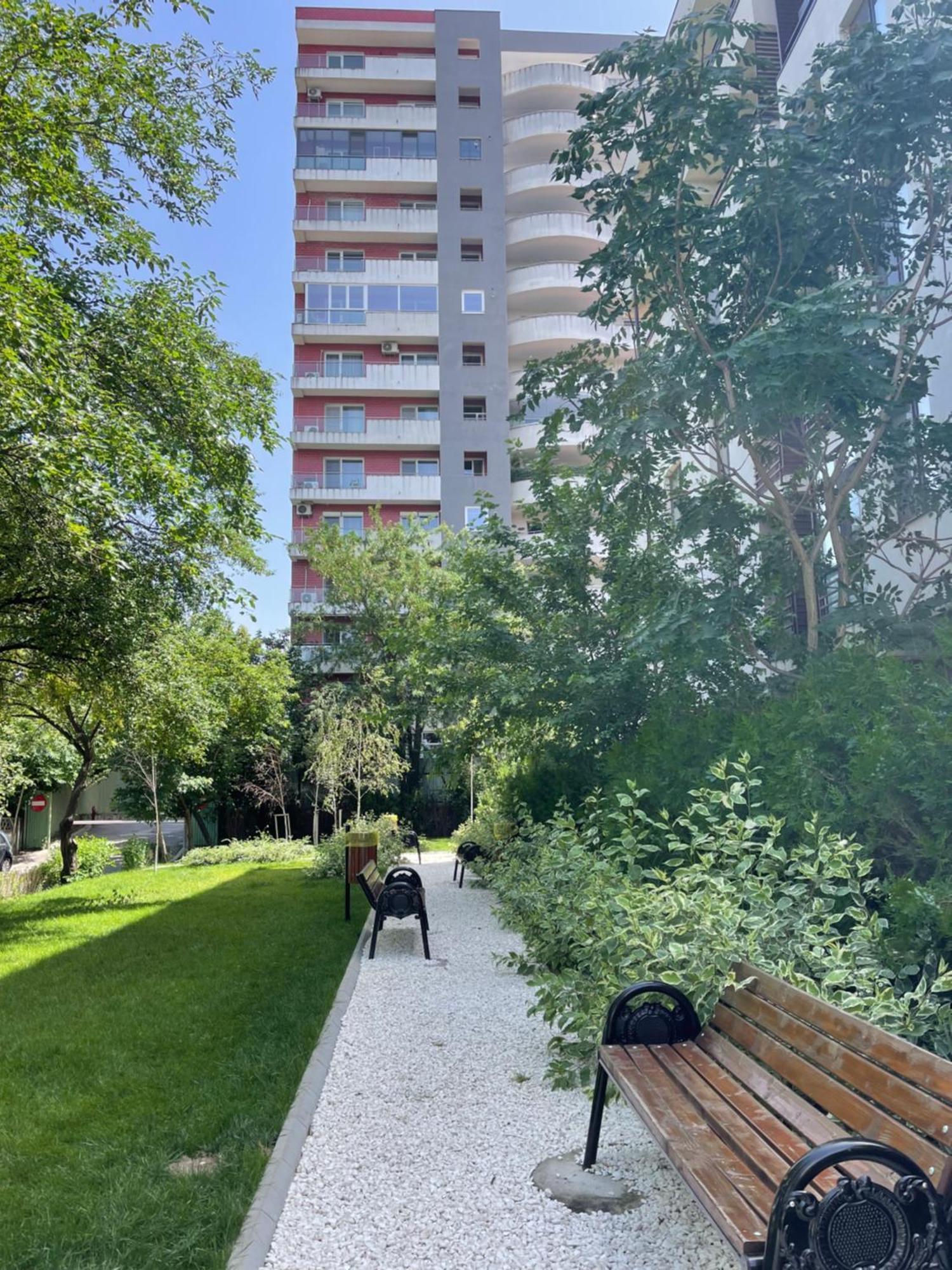 Apartament Malachite Urban Gem - Skyline Terrace Oasis