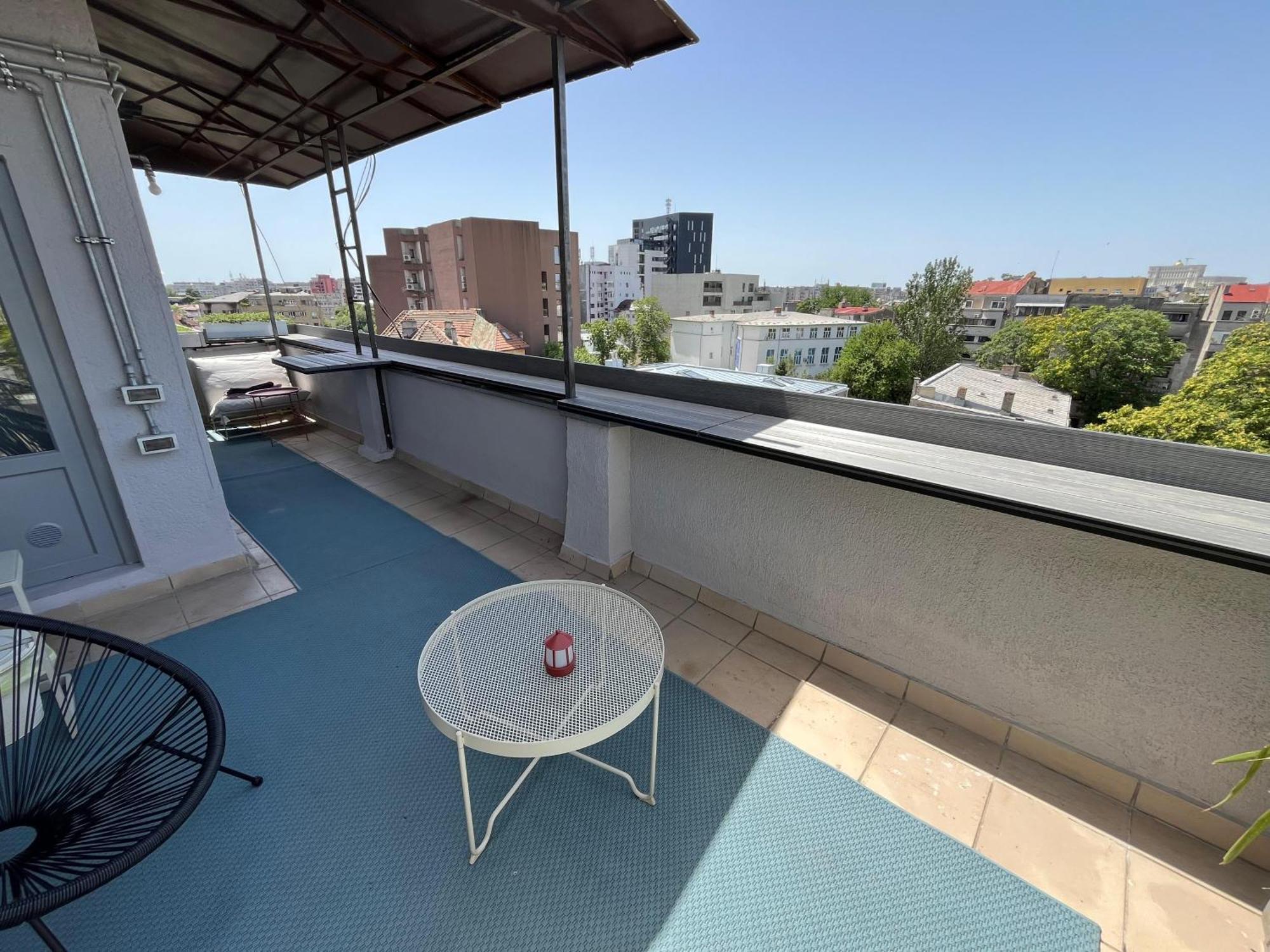 Terrace View Downtown Apartment Bucharest