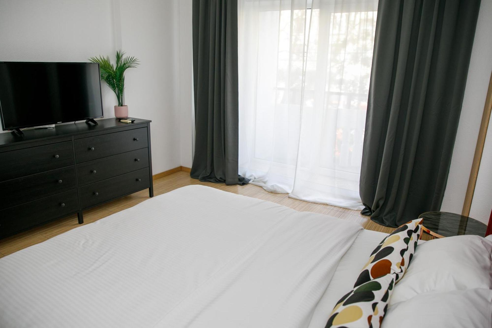 Color Corneliu Coposu No3 Apartment Bucharest
