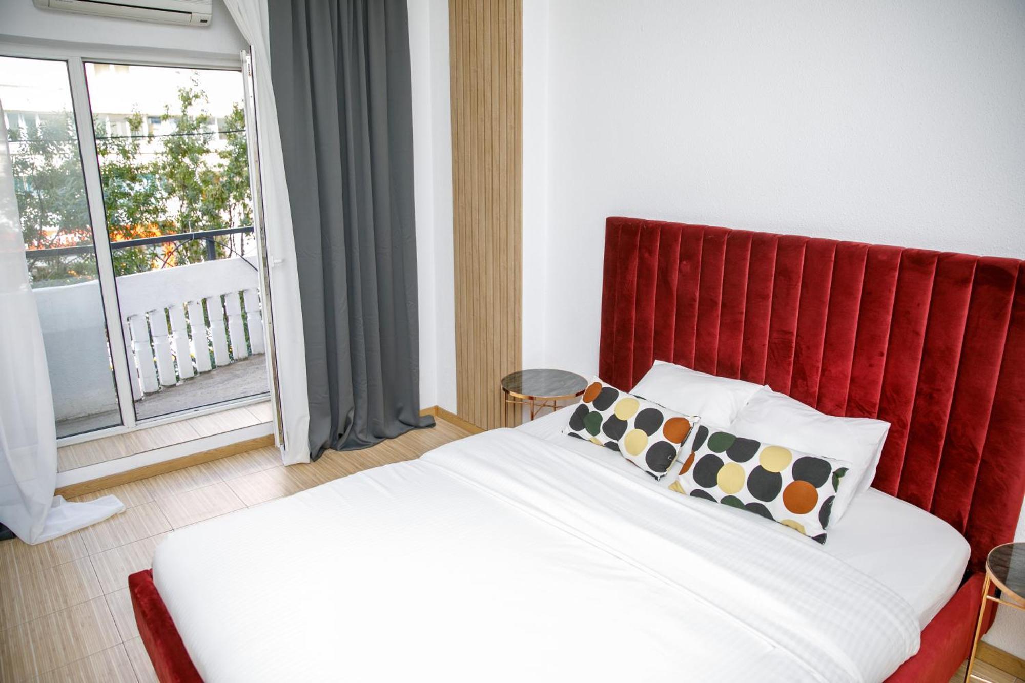 Color Corneliu Coposu No3 Apartment Bucharest