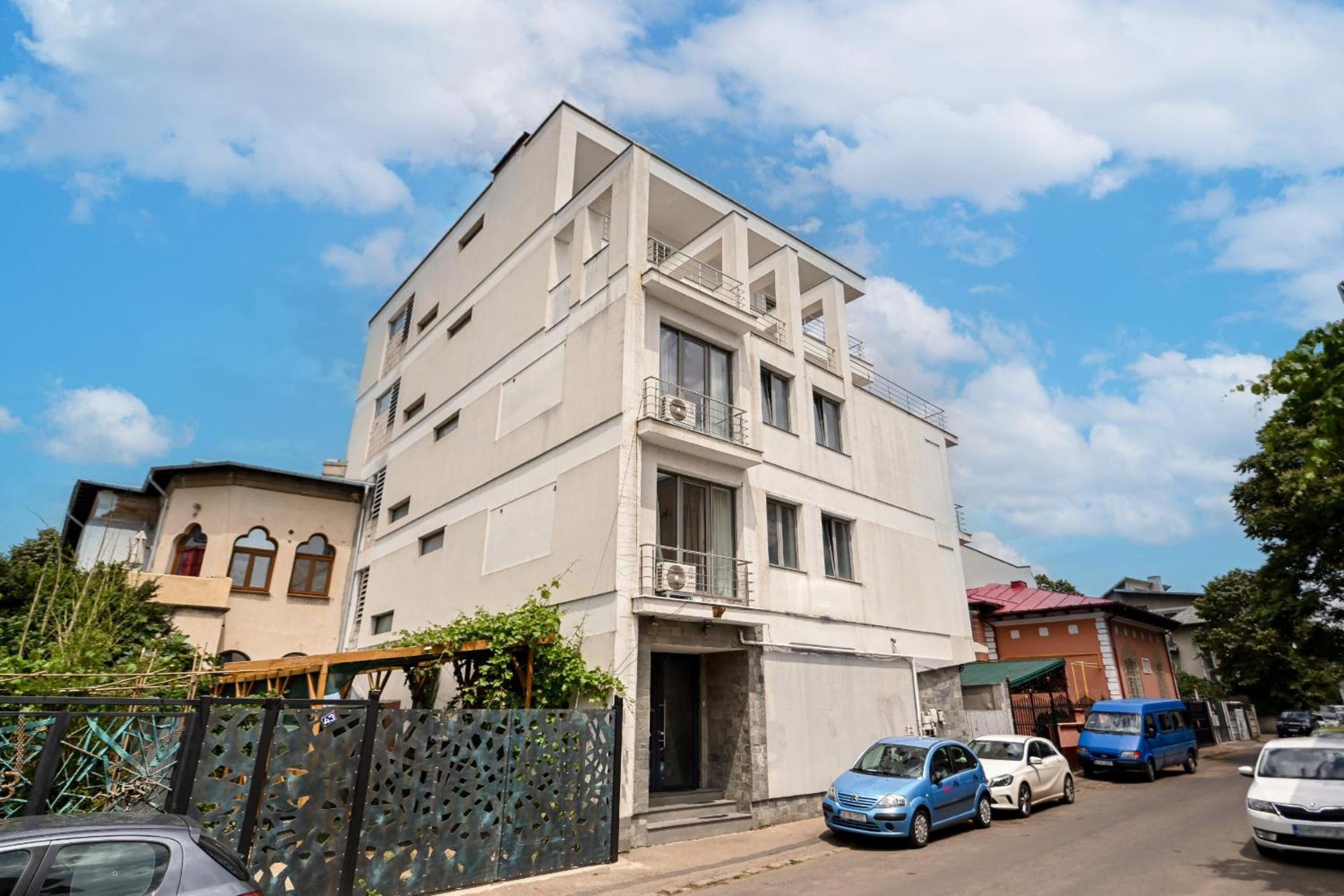 Urban Elegance - Stylish Apartament
