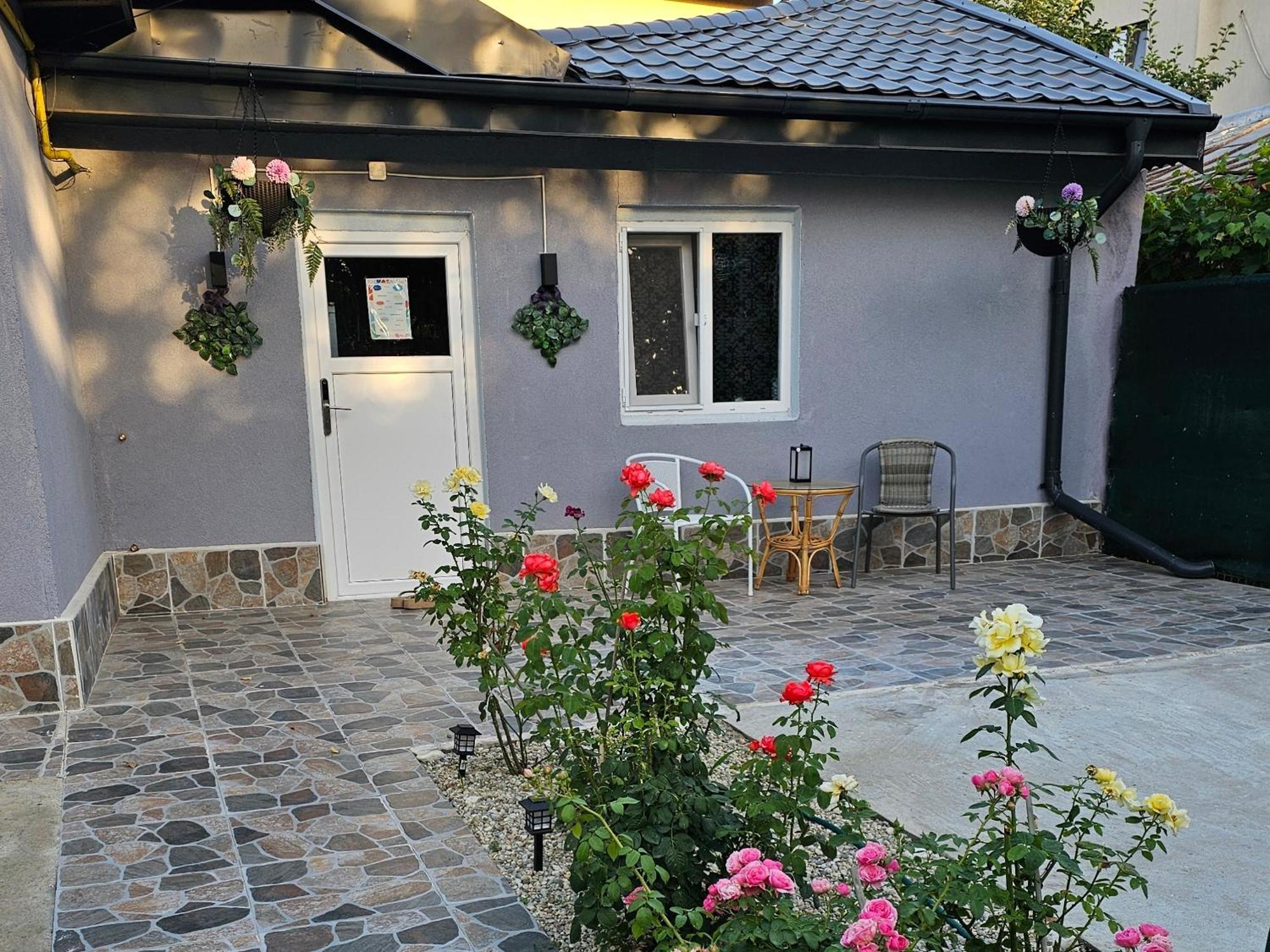 The Purple House-villa In Villa