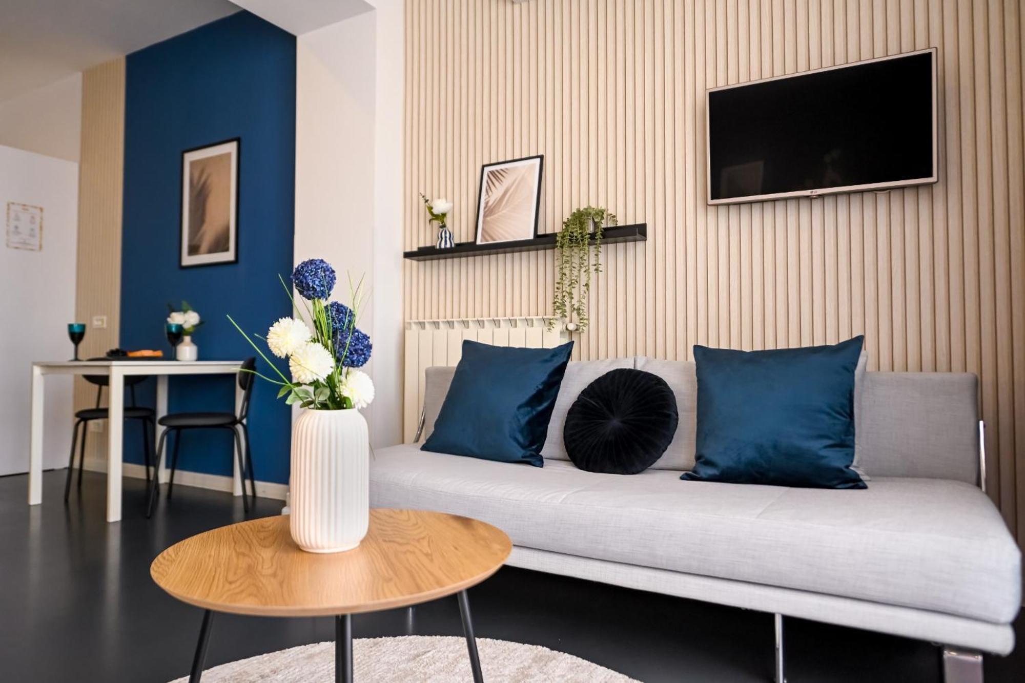 Urban Elegance - Stylish