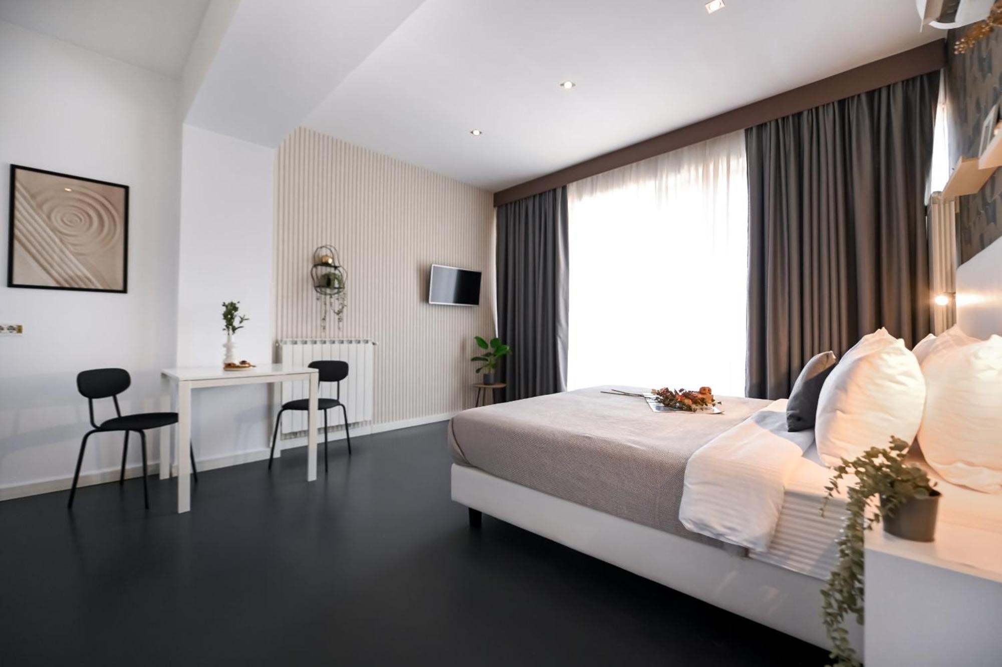 Urban Elegance - Stylish Apartament *