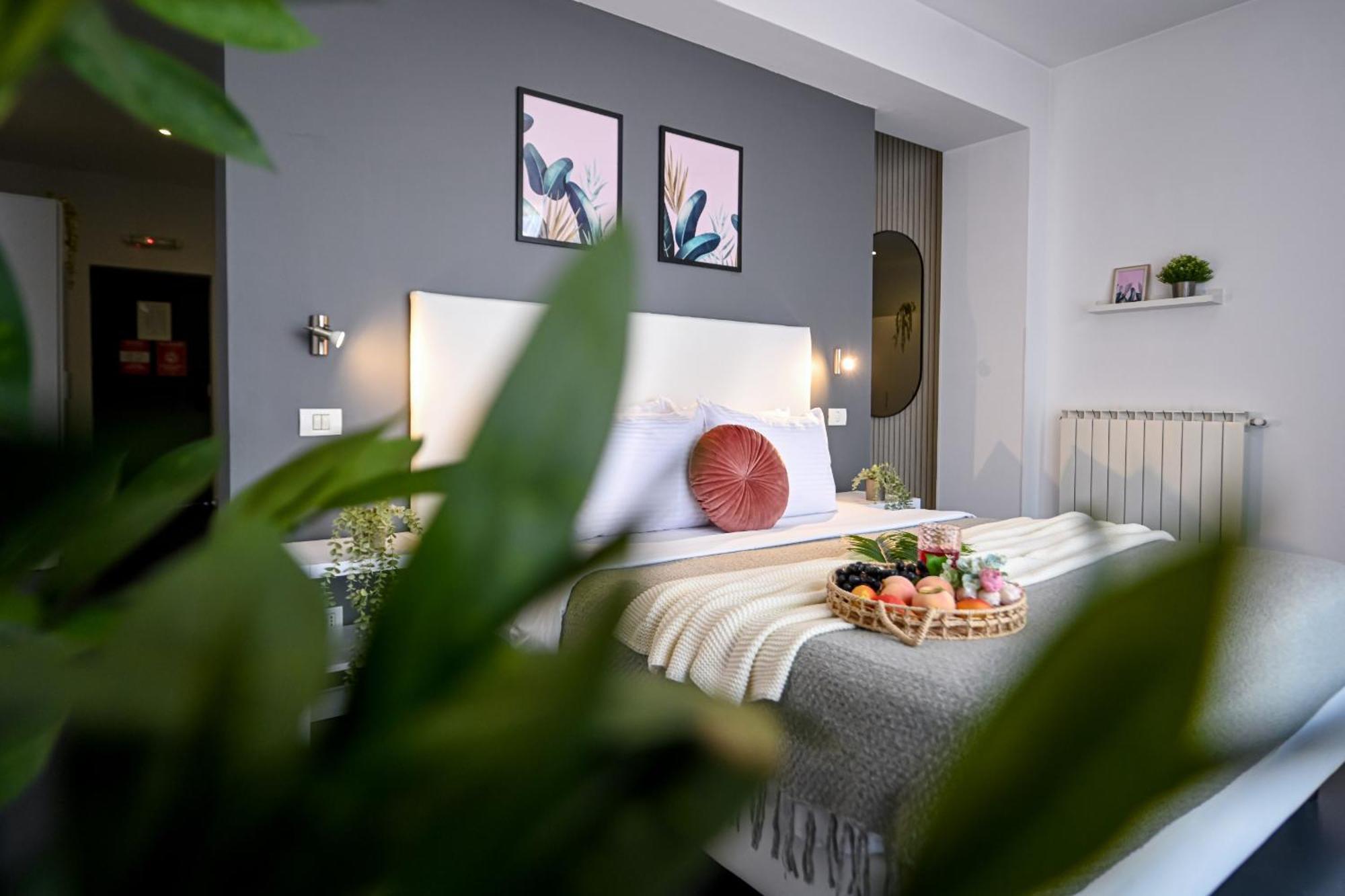 Urban Elegance - Stylish