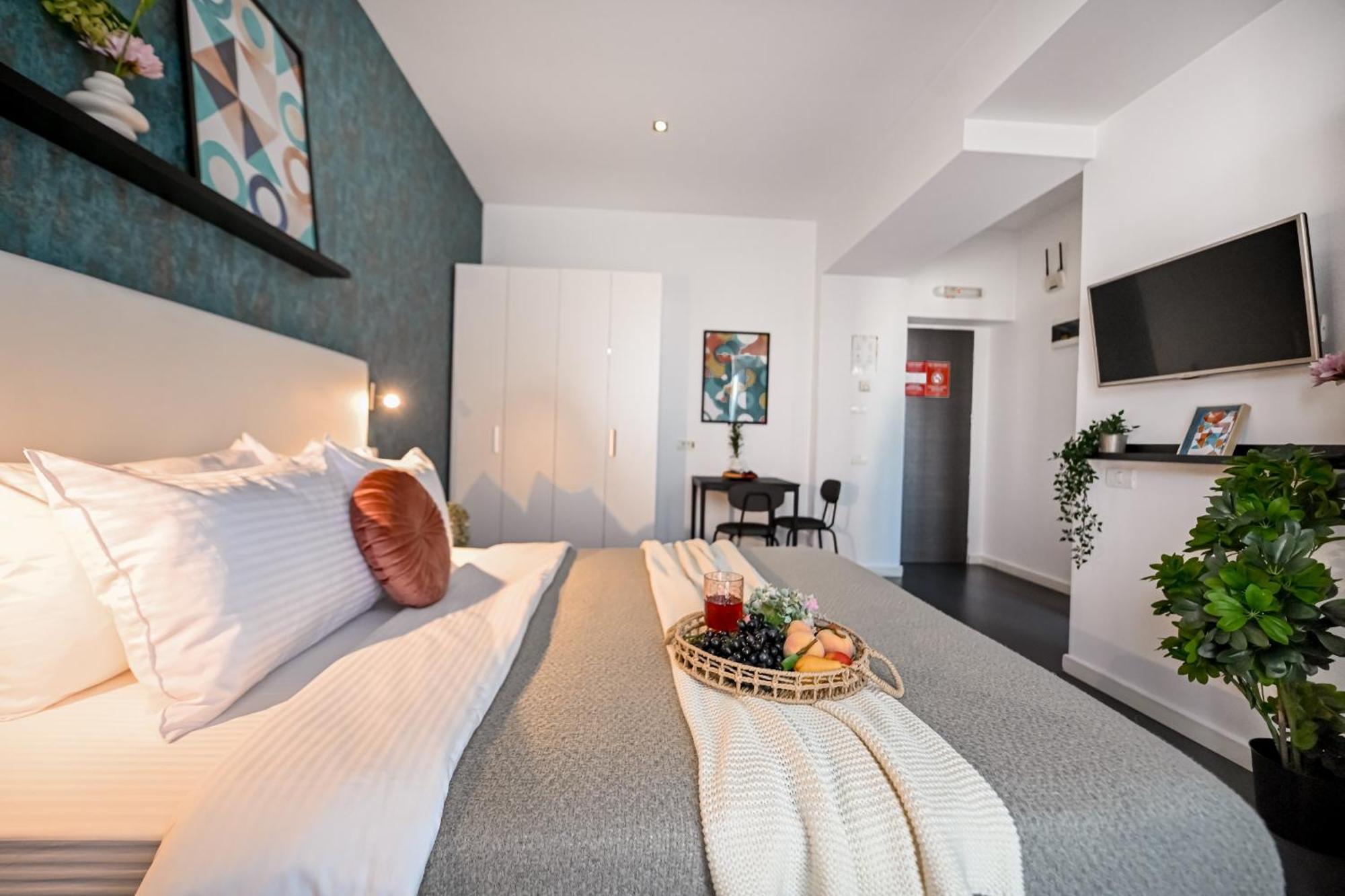 Urban Elegance - Stylish Apartament