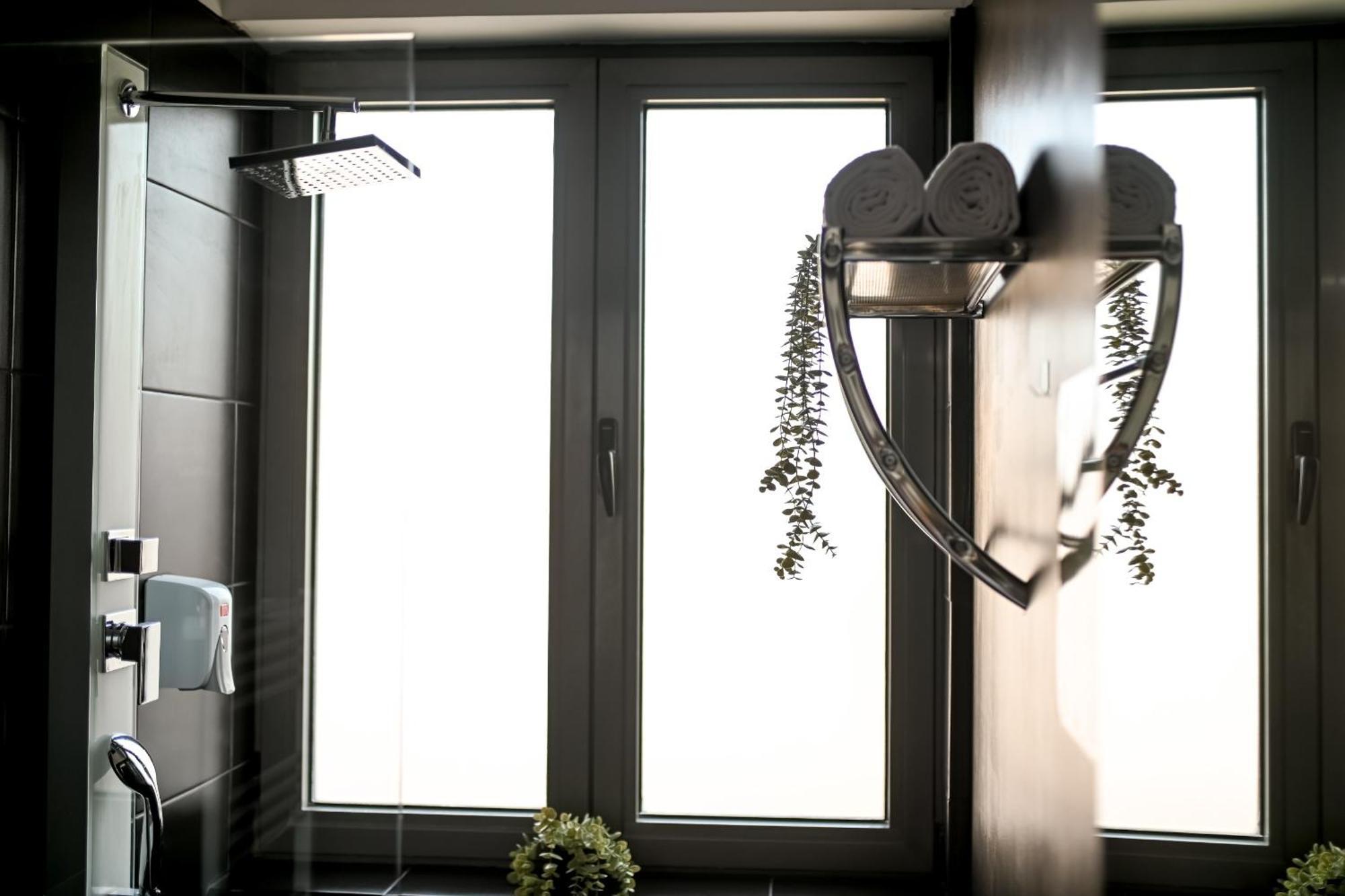 Urban Elegance - Stylish Apartament Bucureşti