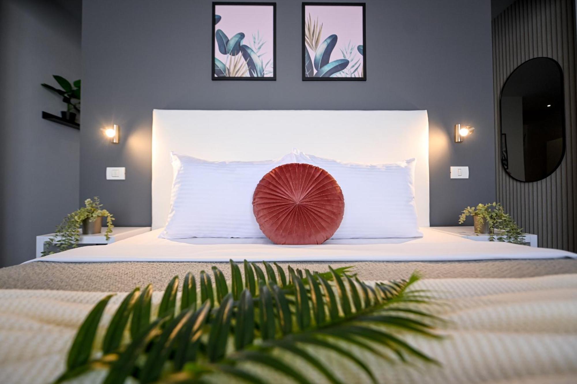 Urban Elegance - Stylish Apartament *