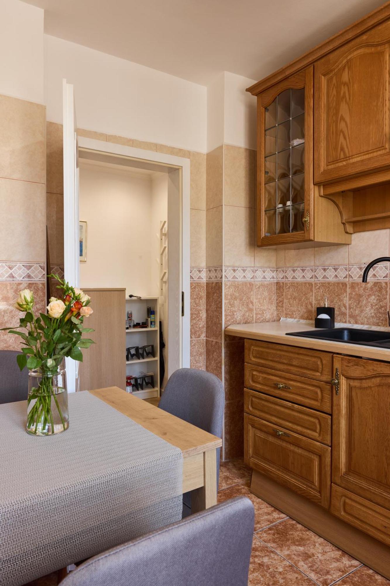 20 Centre Apartment