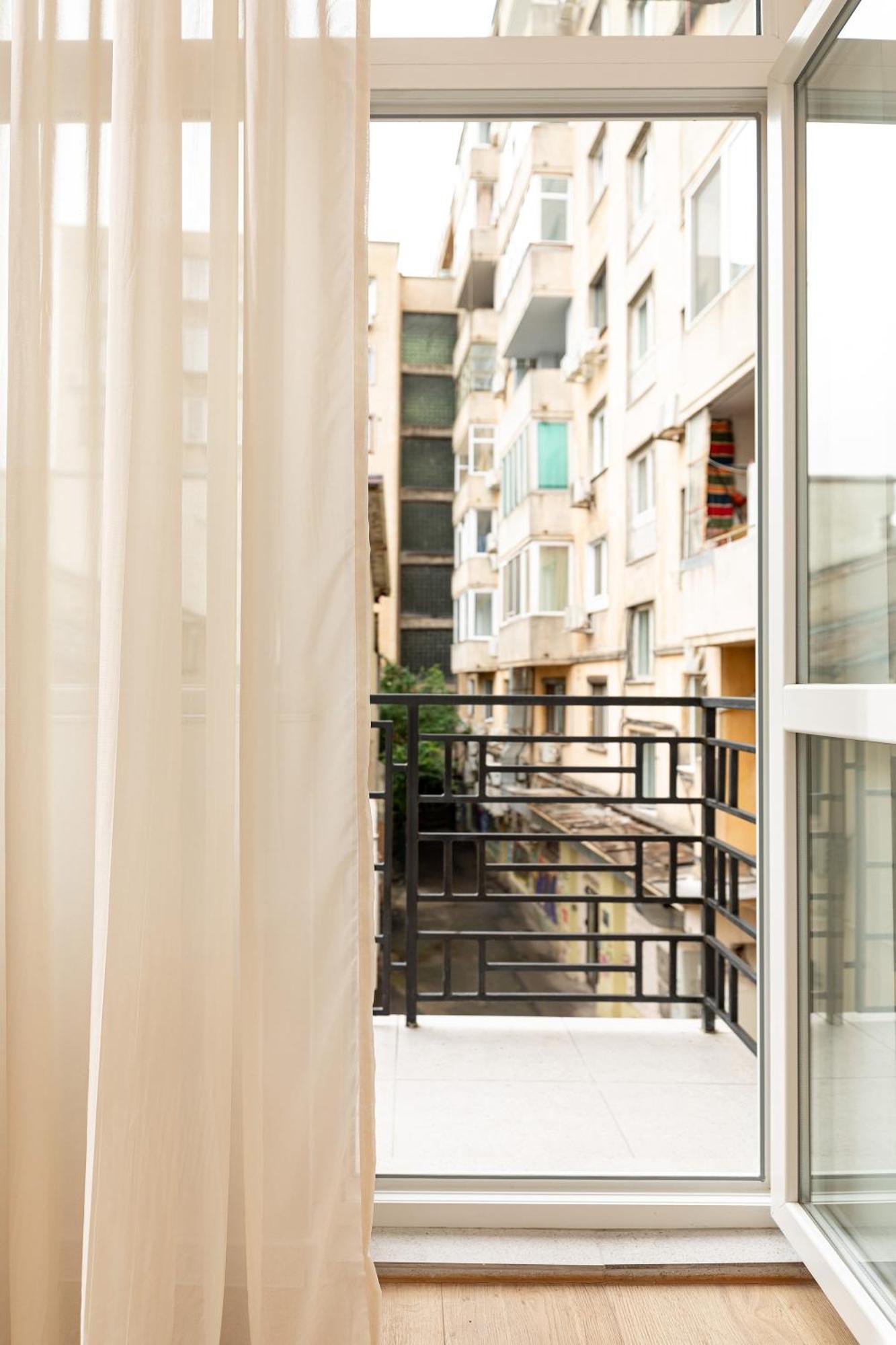 Qult - Legends Of The Fall Apartment Bucharest