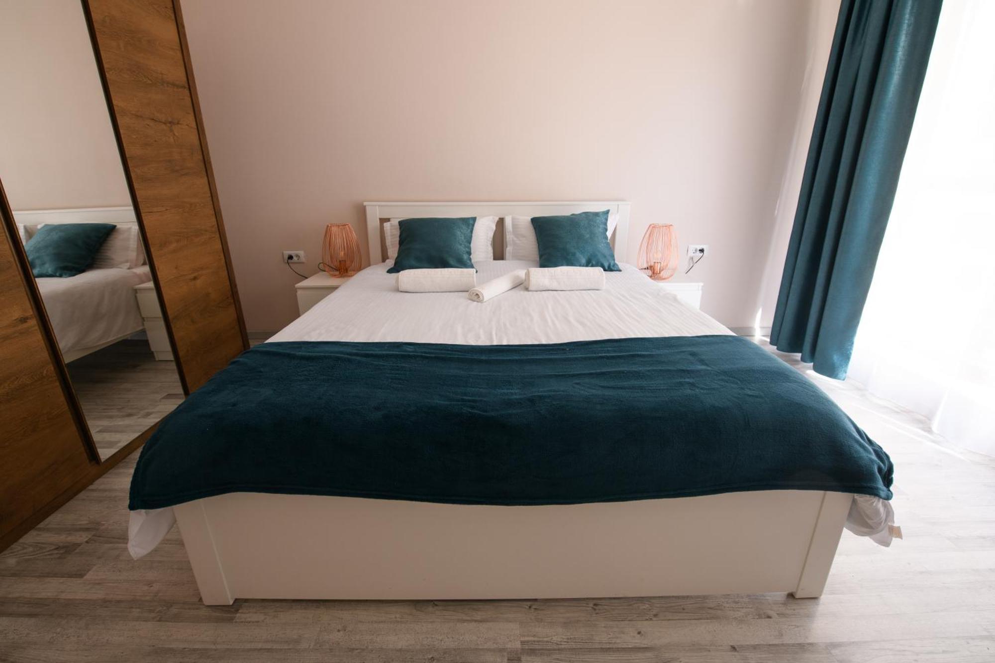 Smart Living Plaza * Bucureşti