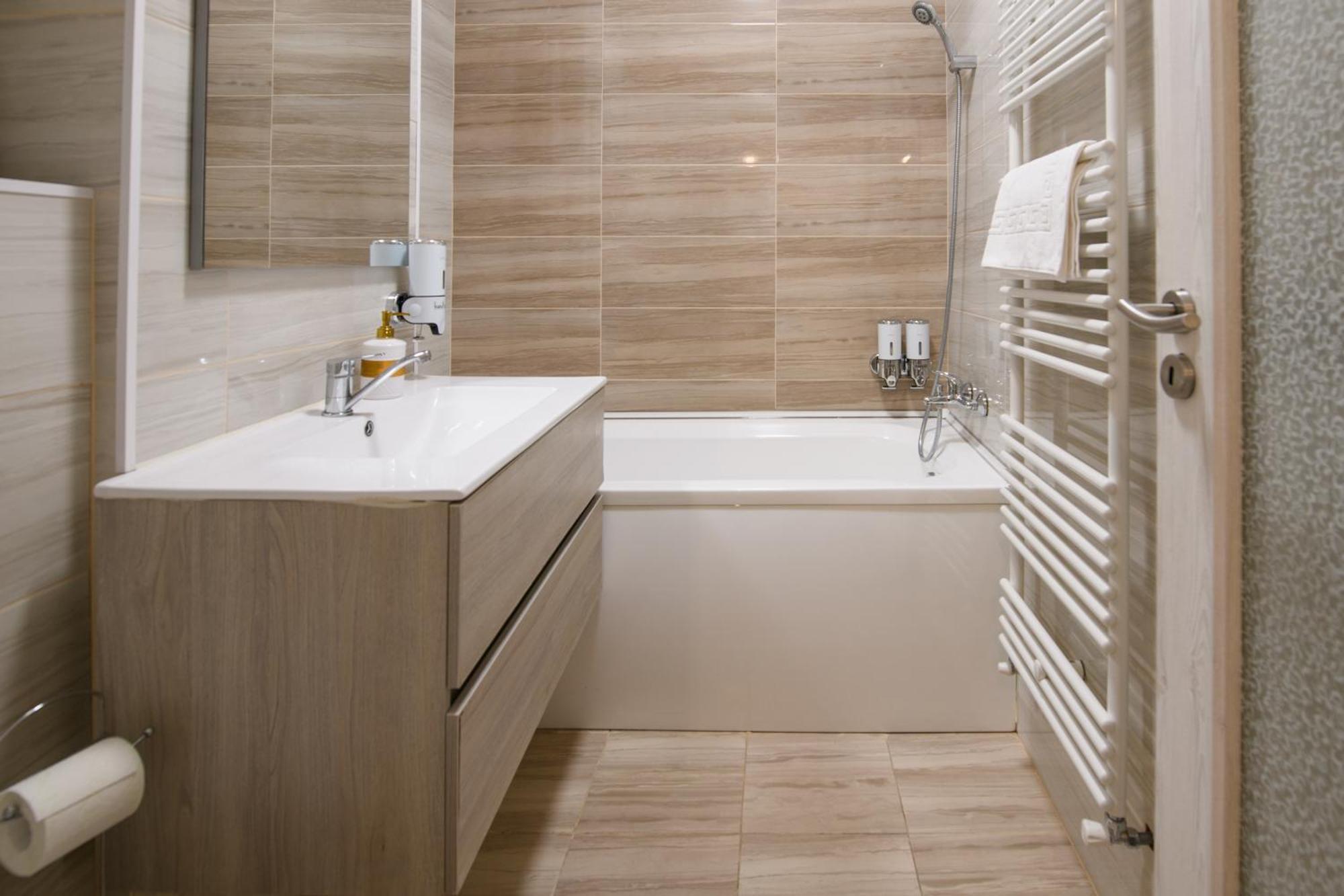 Smart Living Plaza Apartment Bucharest
