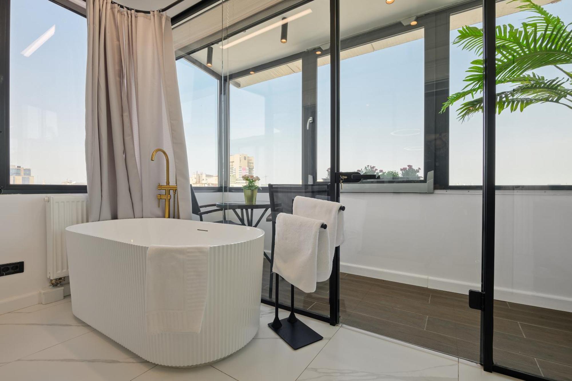 View - Luxury A - Old - Victoriei Bucareste
