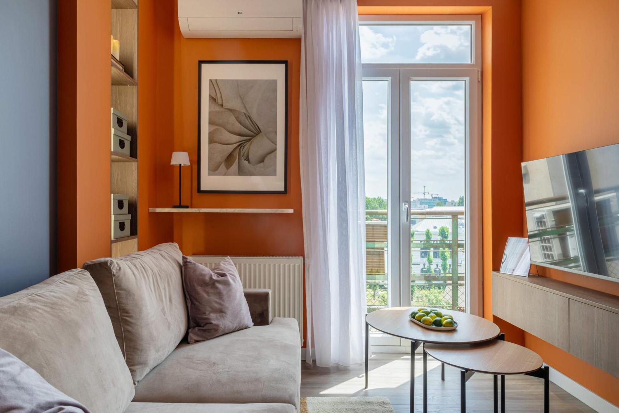 Playful & Bright 1br Near The Faculty Of Law Apartment Bucharest