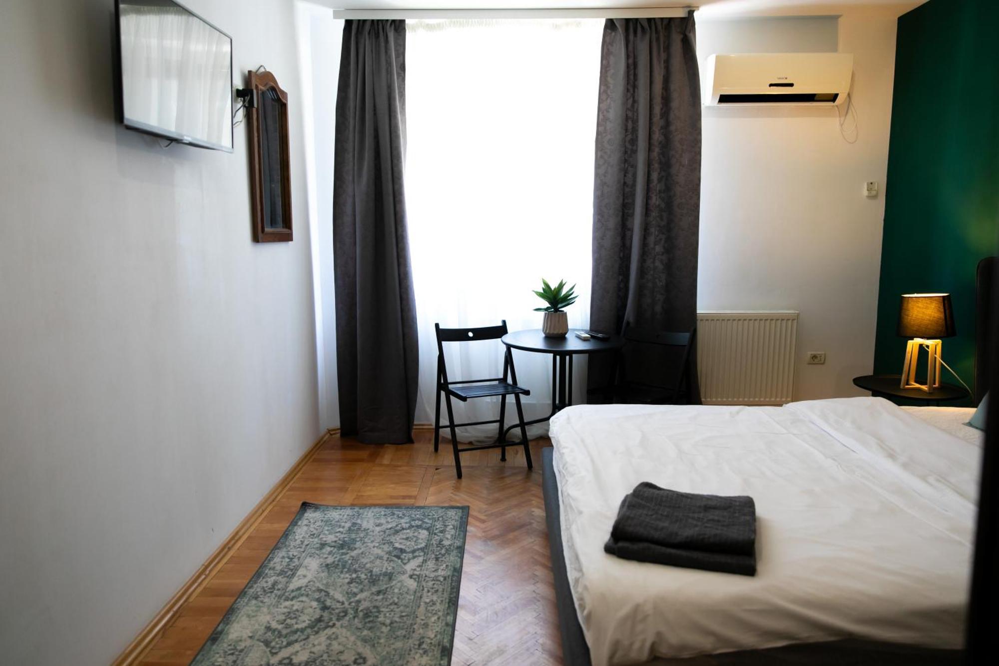 Apartment Low Cost Studio Bucharest