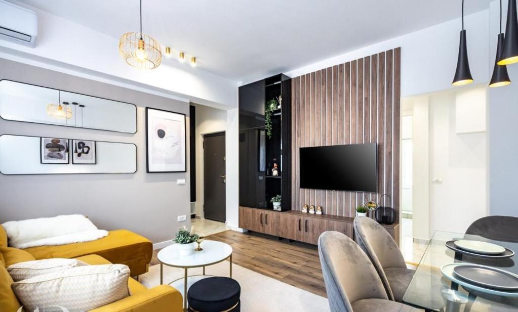 Majestic With View In Magheru Apartment