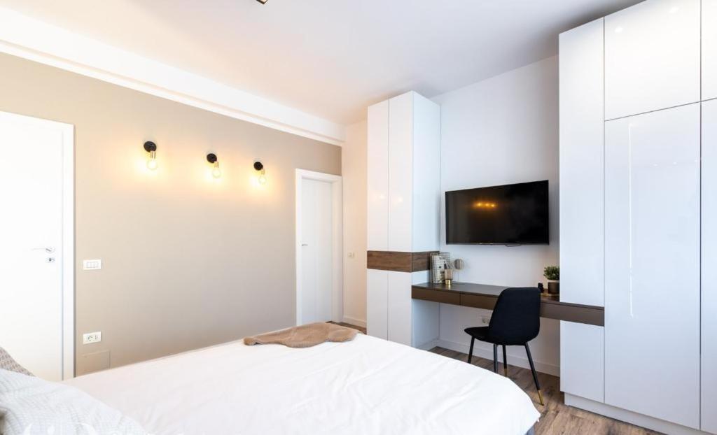 Majestic With View In Magheru Apartment *