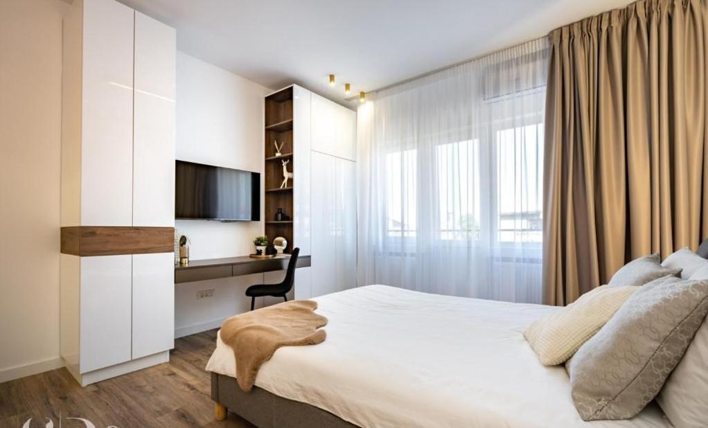 Majestic With View In Magheru Apartment *