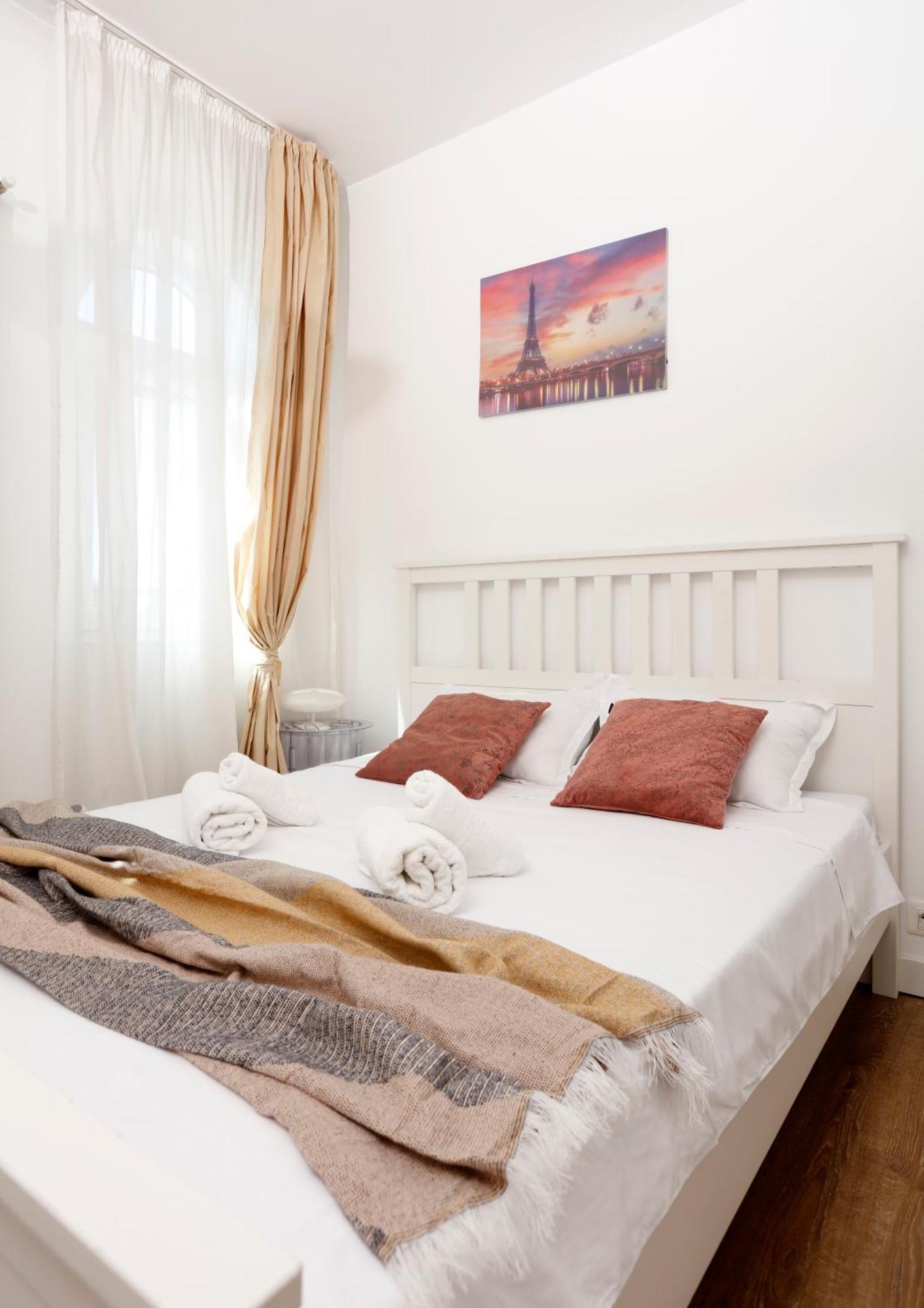 Victoriei Two Bedroom Bucureşti