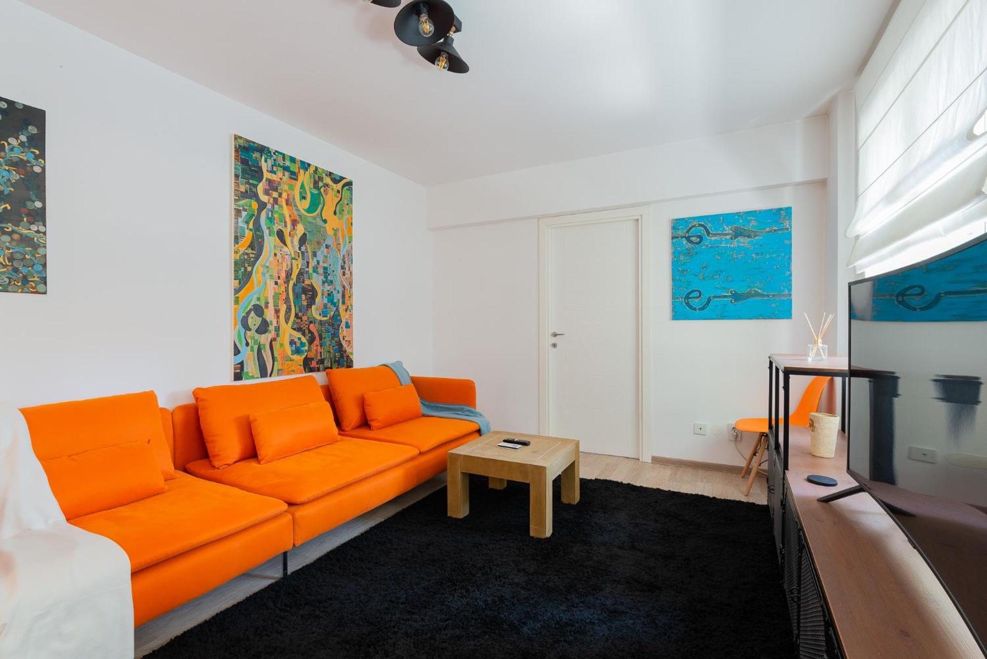 Center-cozy One Bedroom