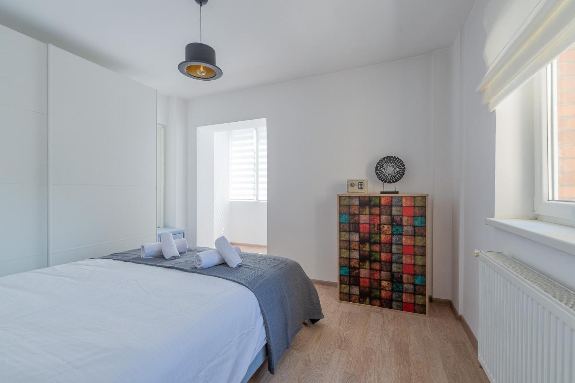 Center-cozy One Bedroom