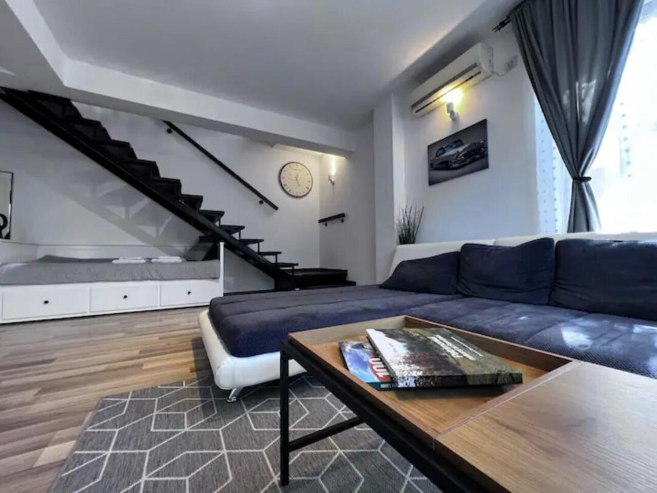 Luminoasa Cu Curte Privata Villa Bucharest