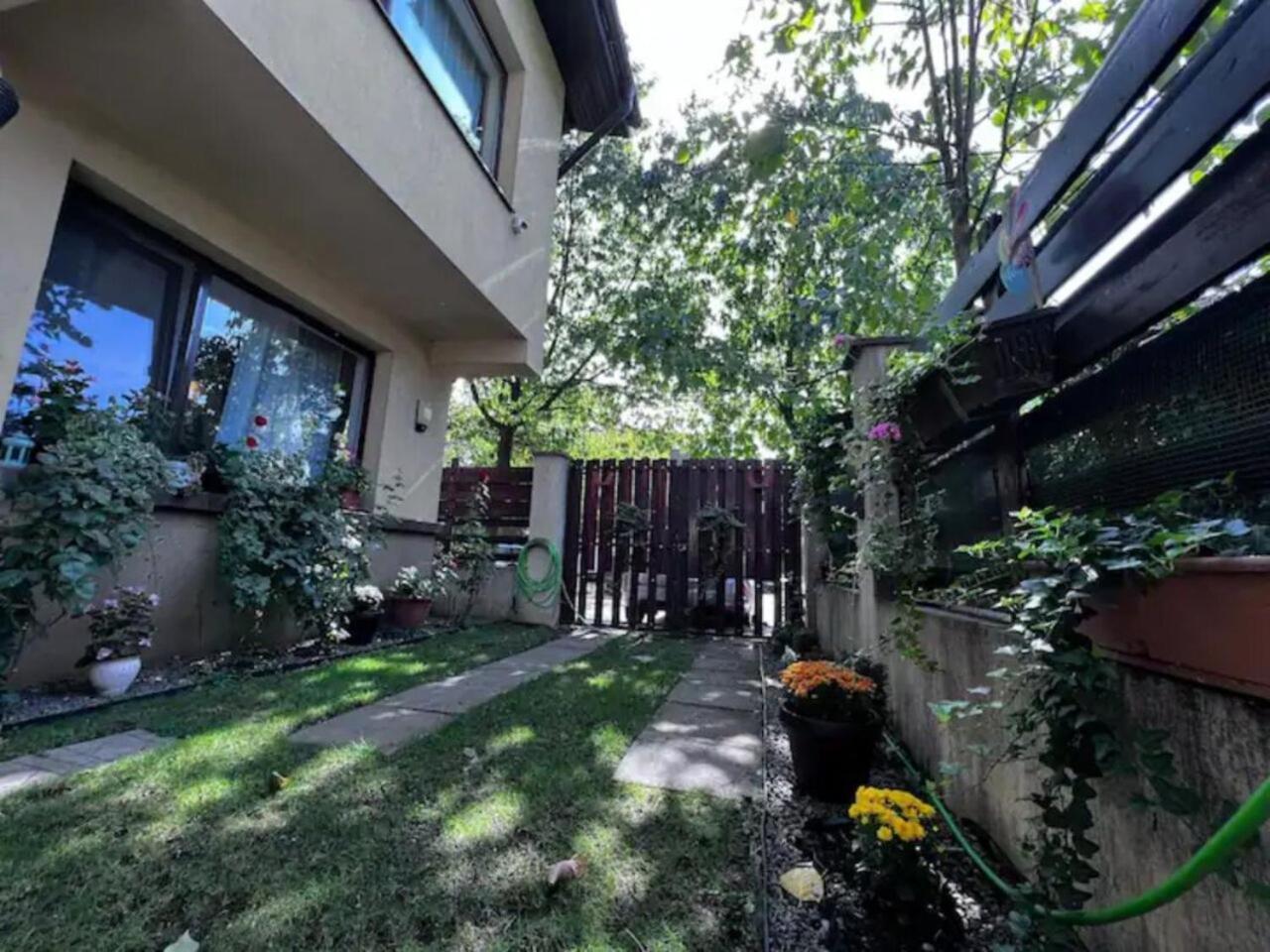Luminoasa Cu Curte Privata Bucharest