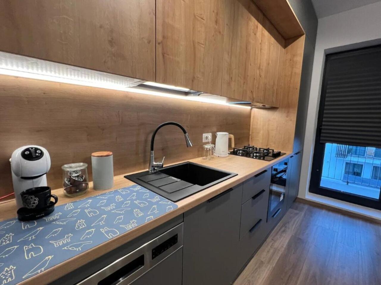 High-rise Luxury With Free Parking Apartment Bucharest
