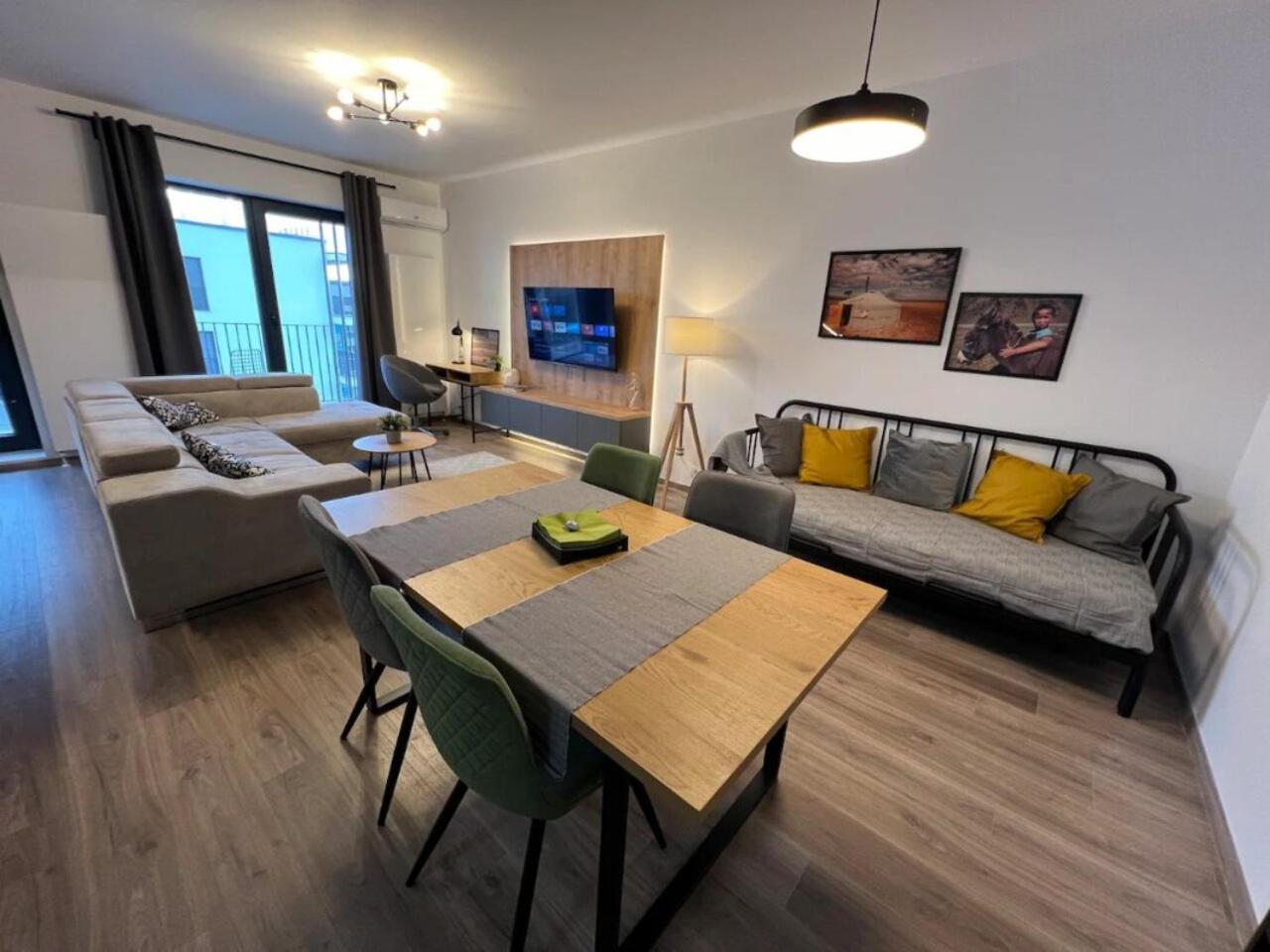 Apartment High-rise Luxury With Free Parking *