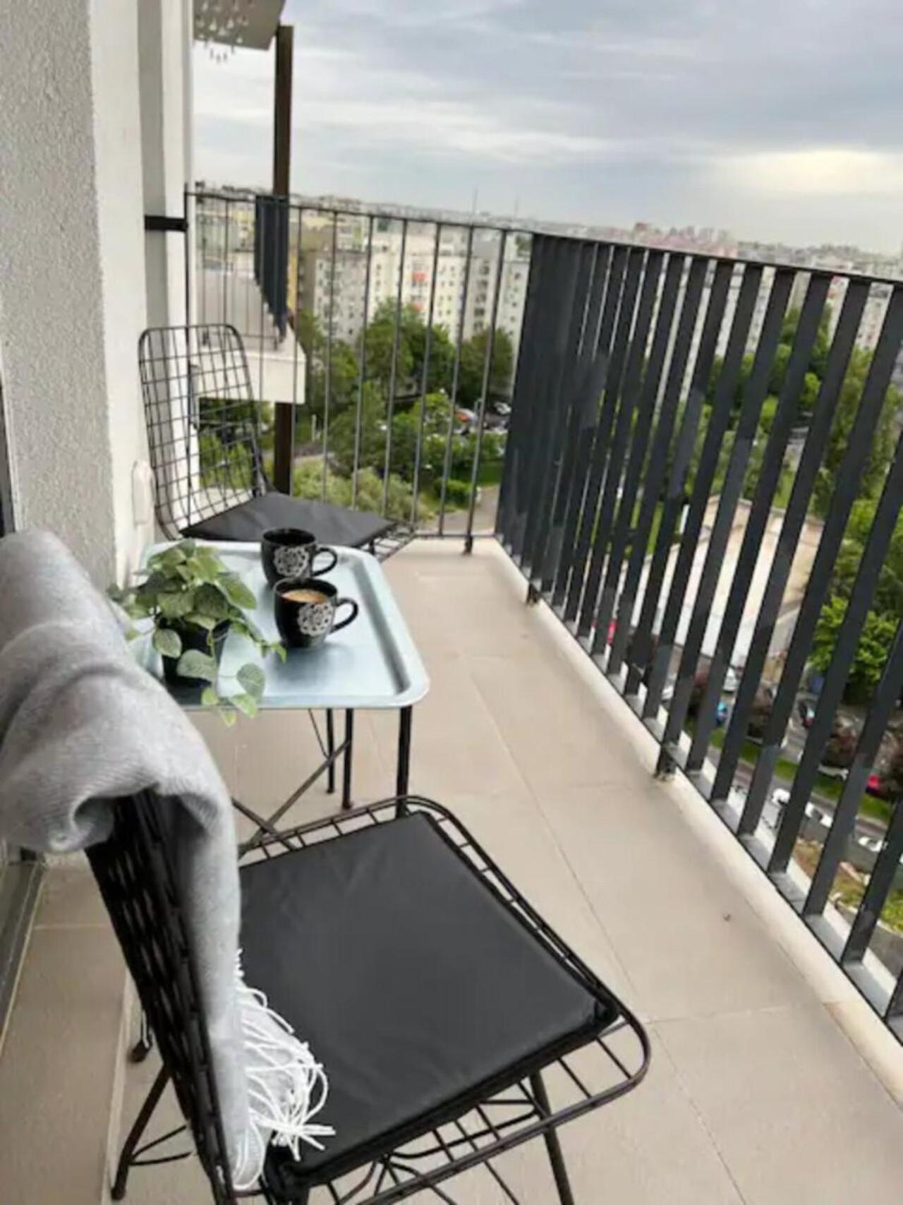 High-rise Luxury With Free Parking Apartment Bucharest