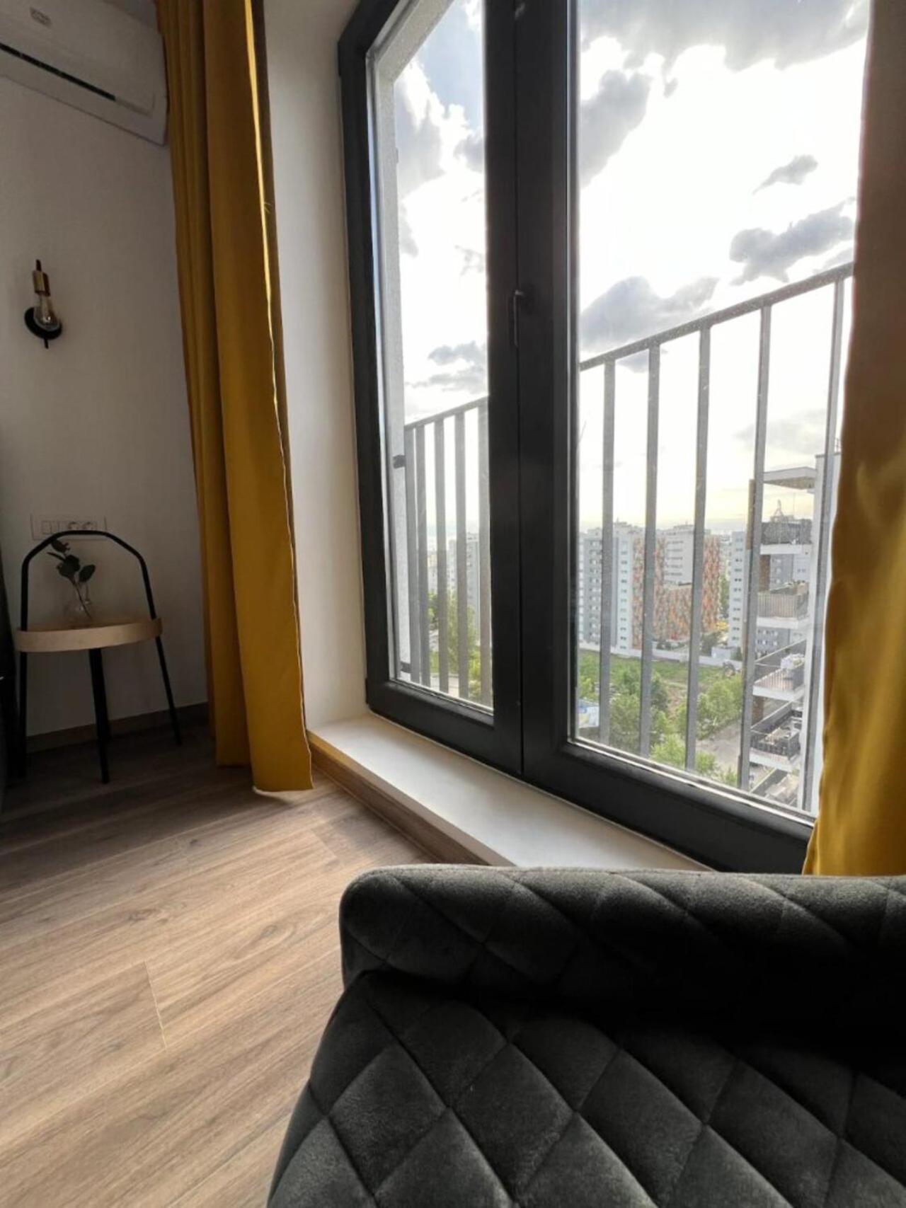 High-rise Luxury With Free Parking * Bucharest