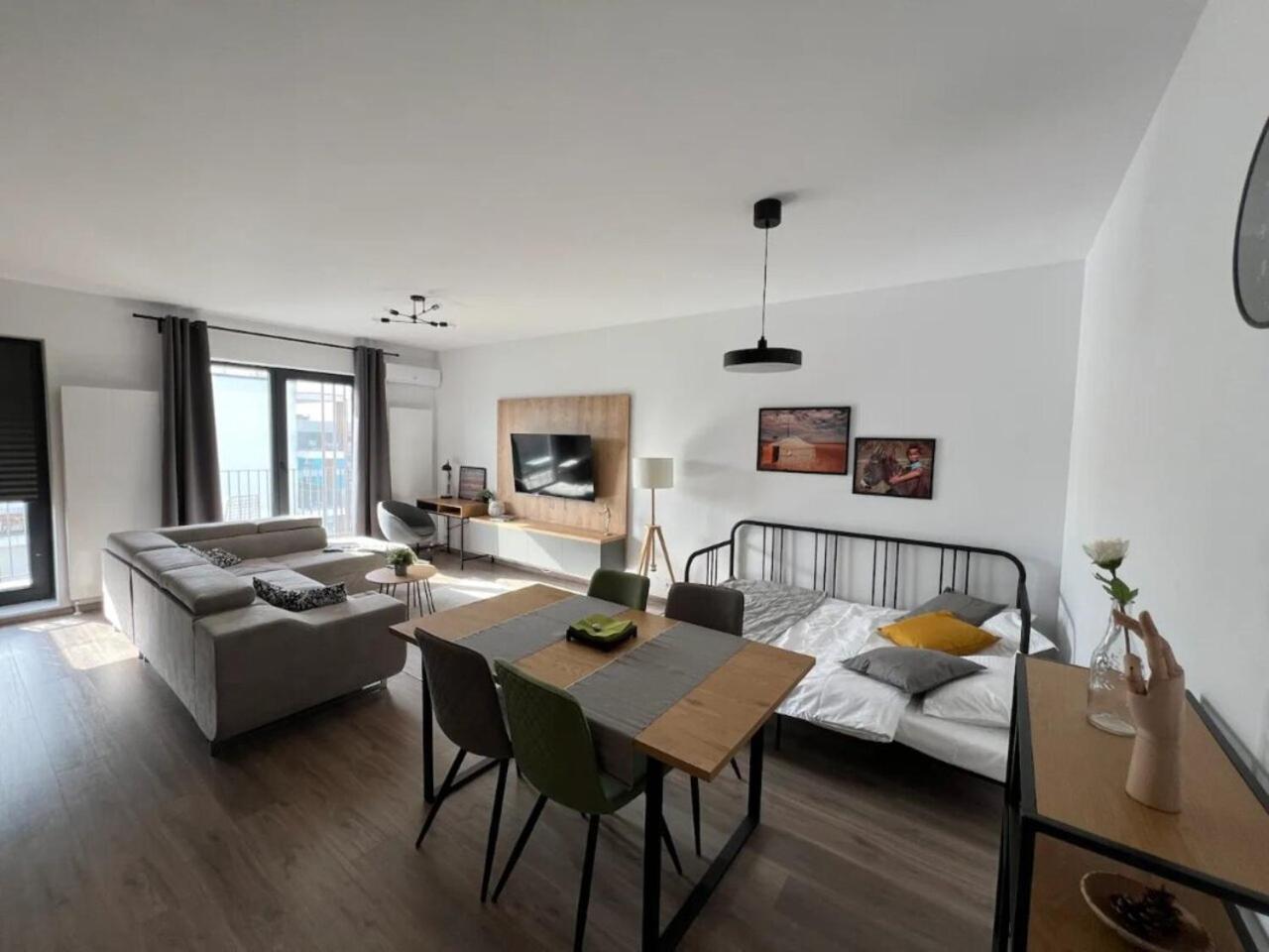High-rise Luxury With Free Parking * Bucureşti