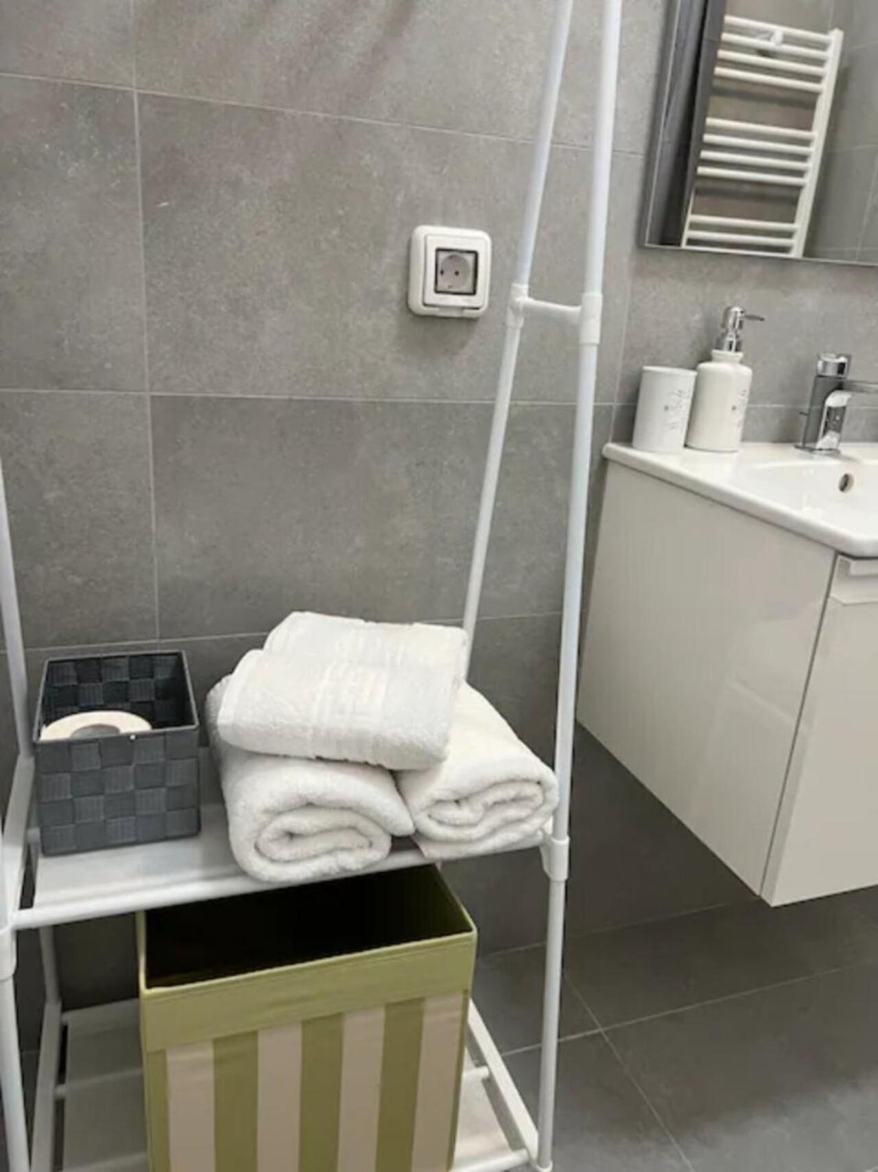 Apartament High-rise Luxury With Free Parking *