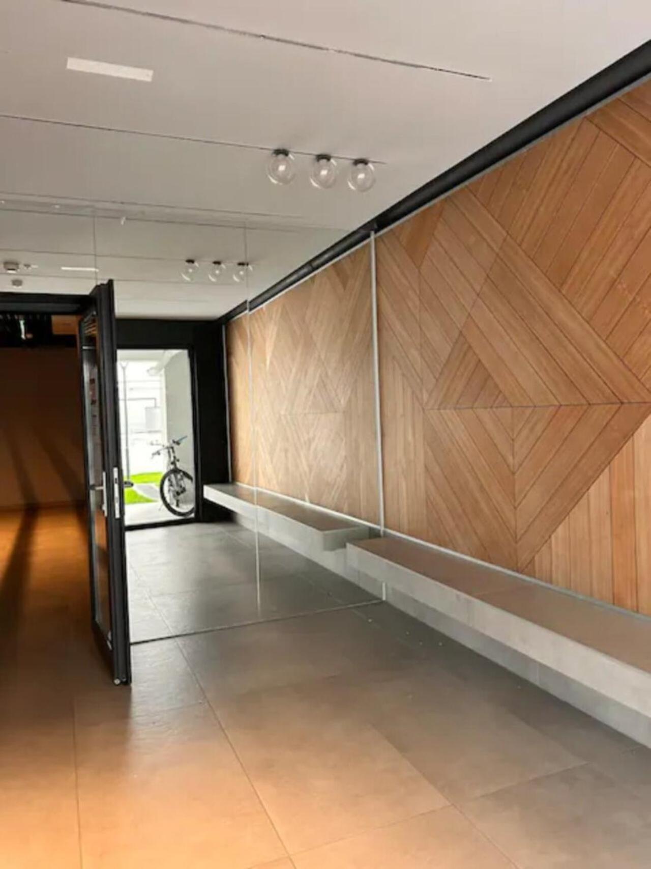 High-rise Luxury With Free Parking Apartment Bucharest