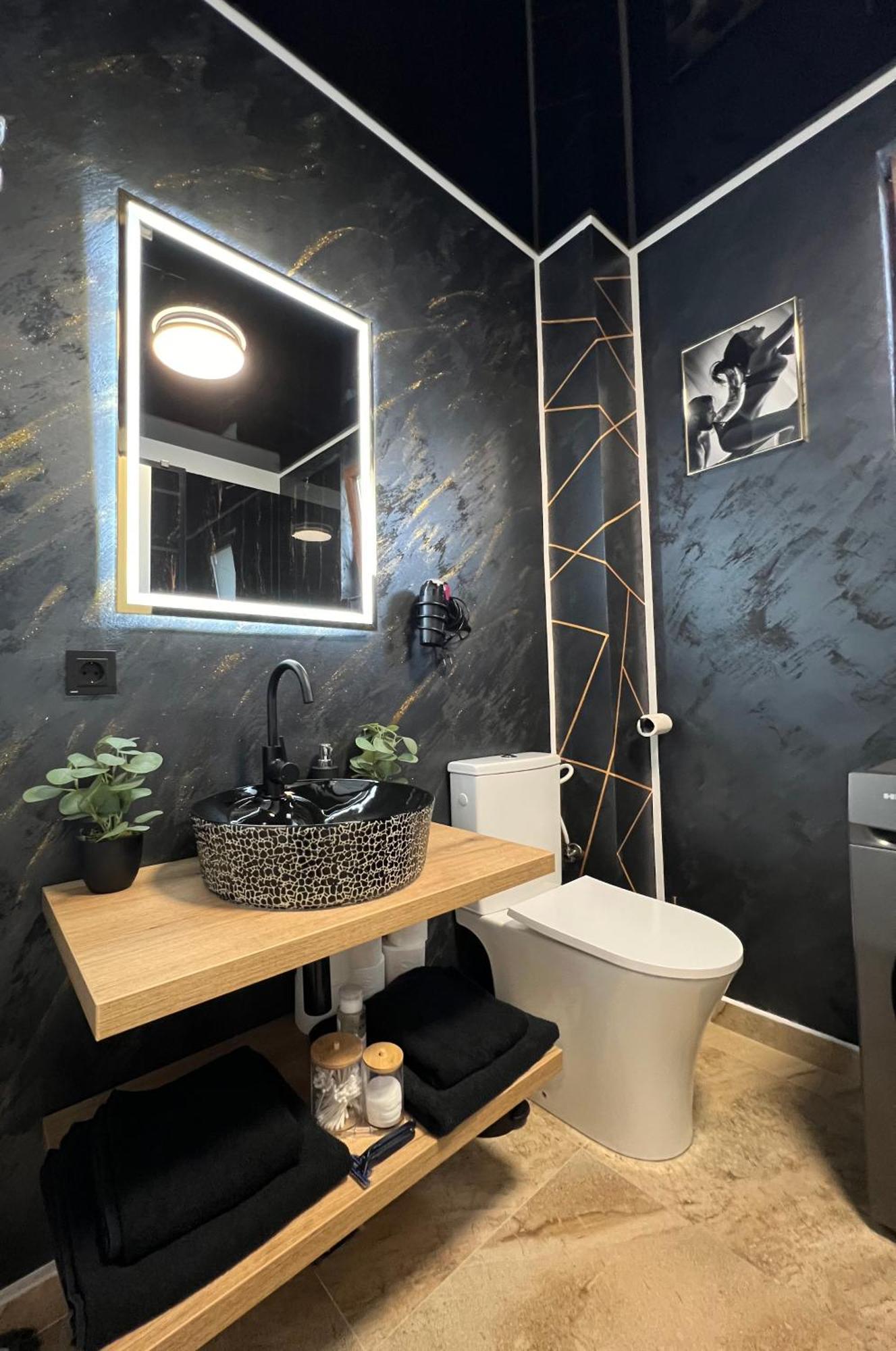 Adult Only Fantasy Apartment Bucharest